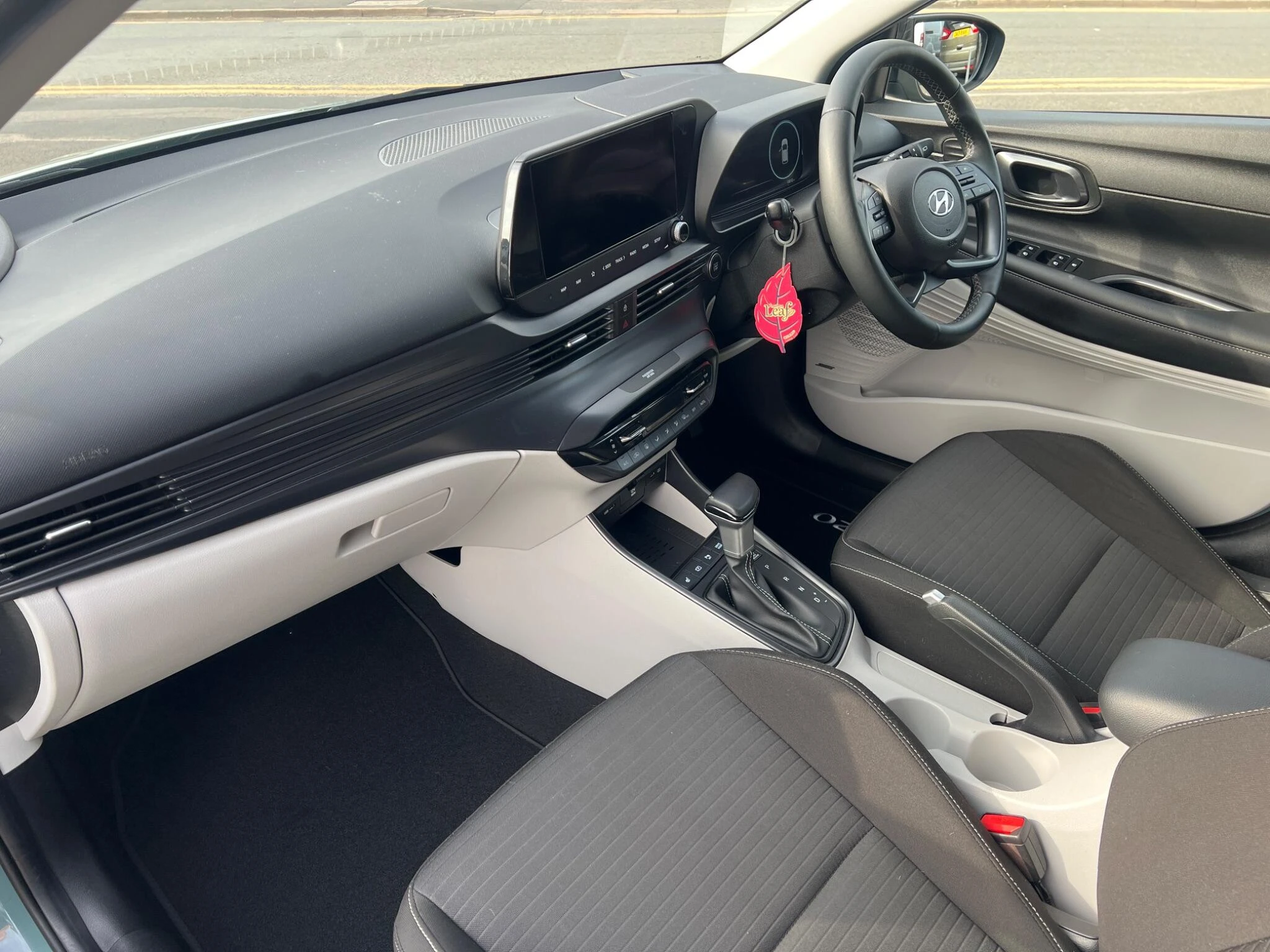 Vehicle image 14