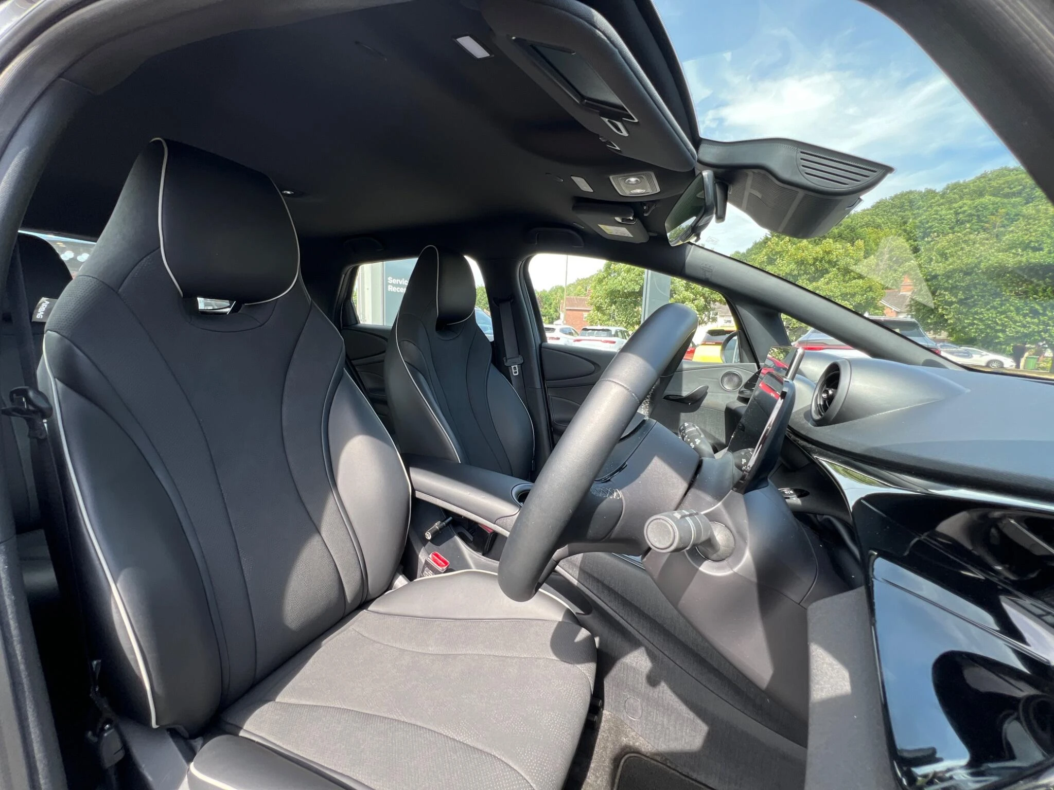 Vehicle image 35