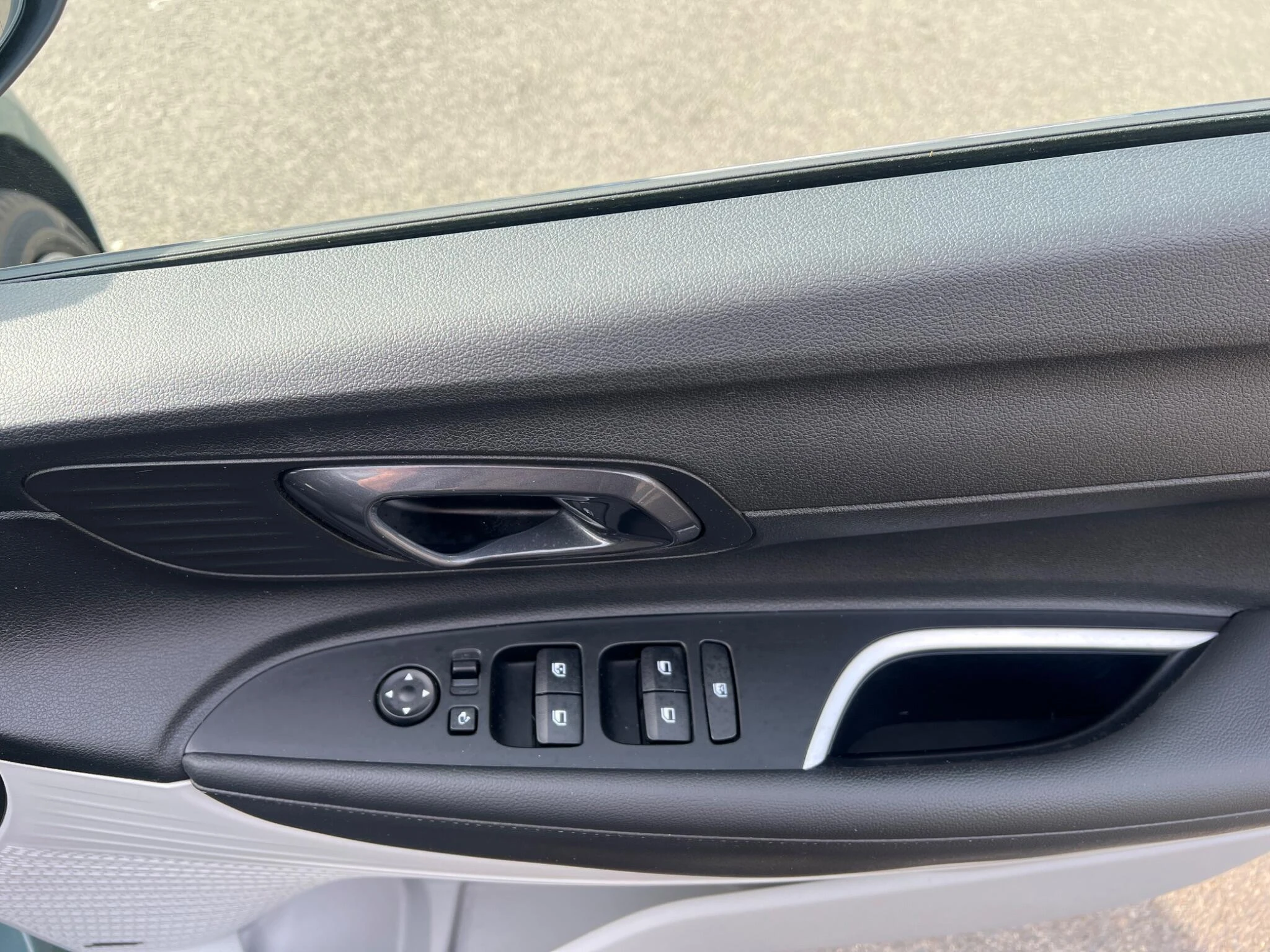 Vehicle image 24
