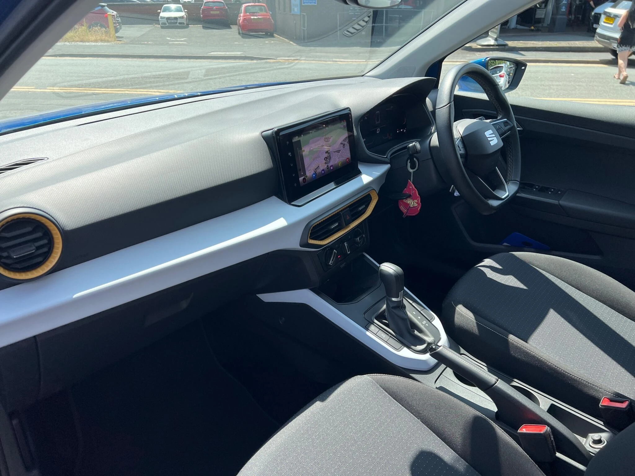 Vehicle image 28