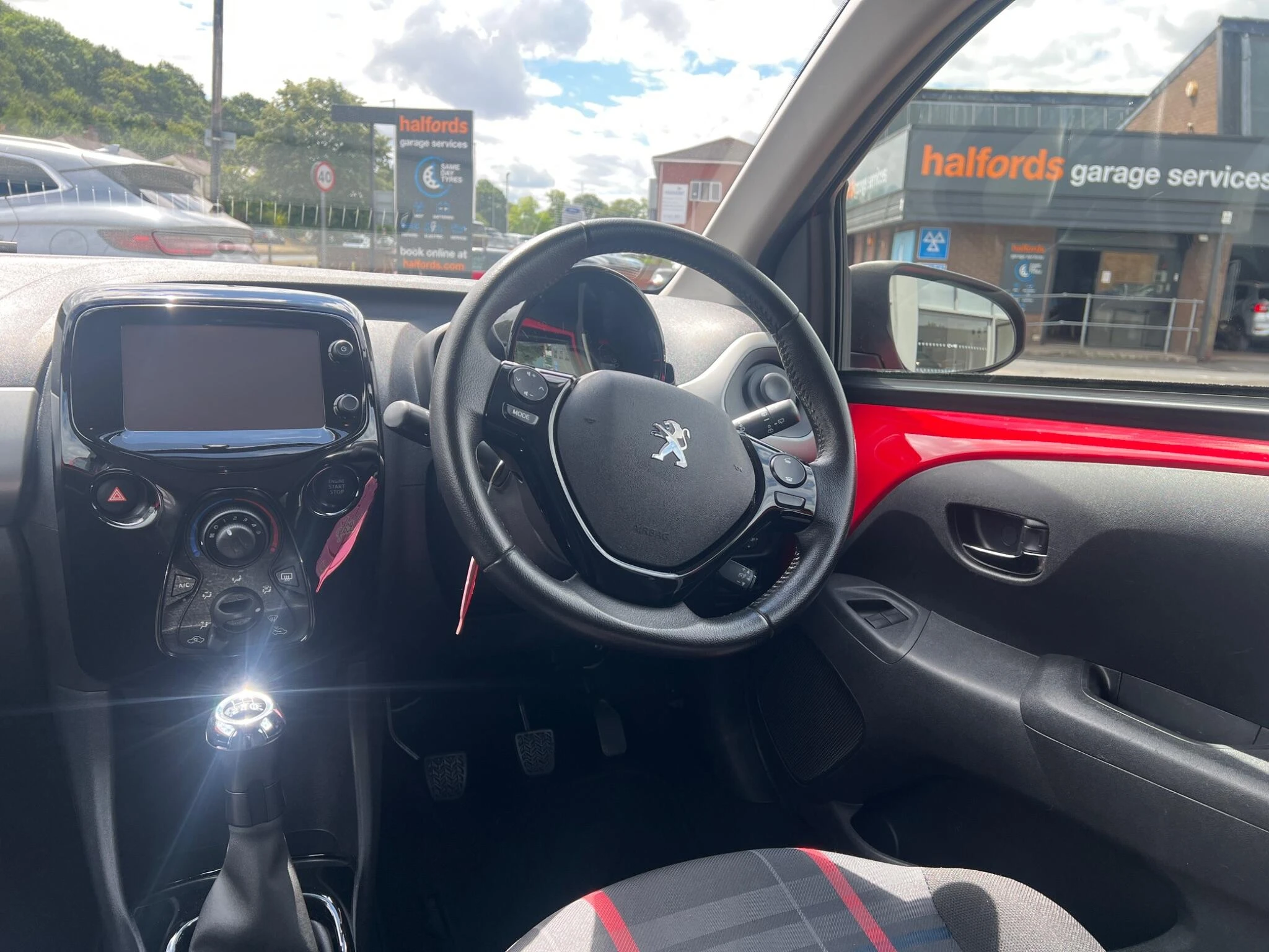 Vehicle image 18