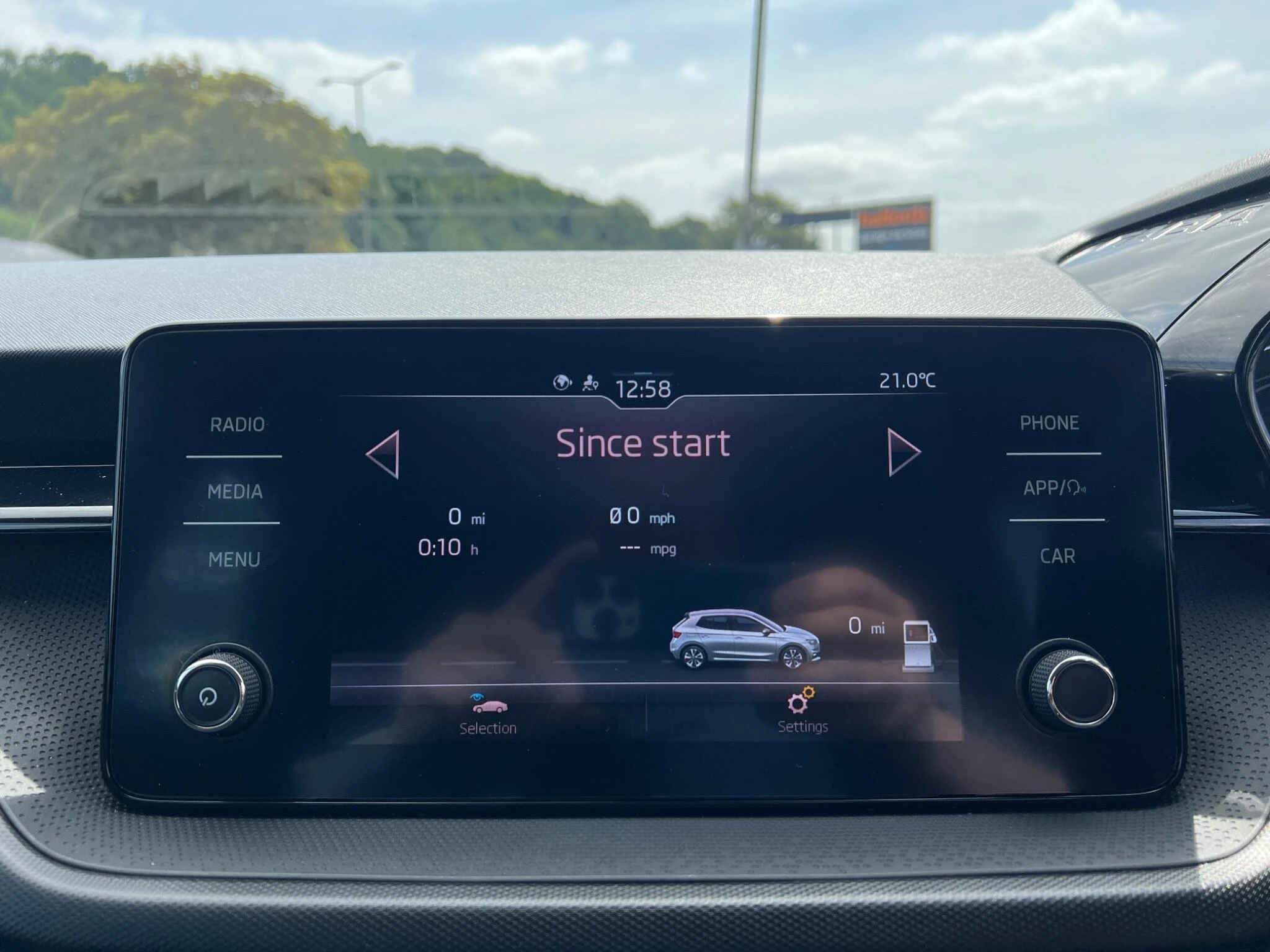 Vehicle image 28