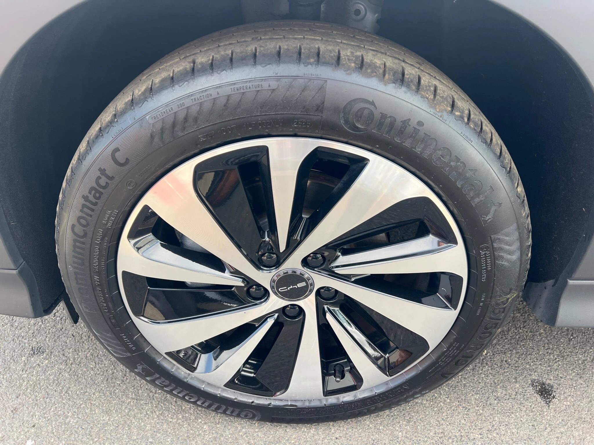 Vehicle image 17