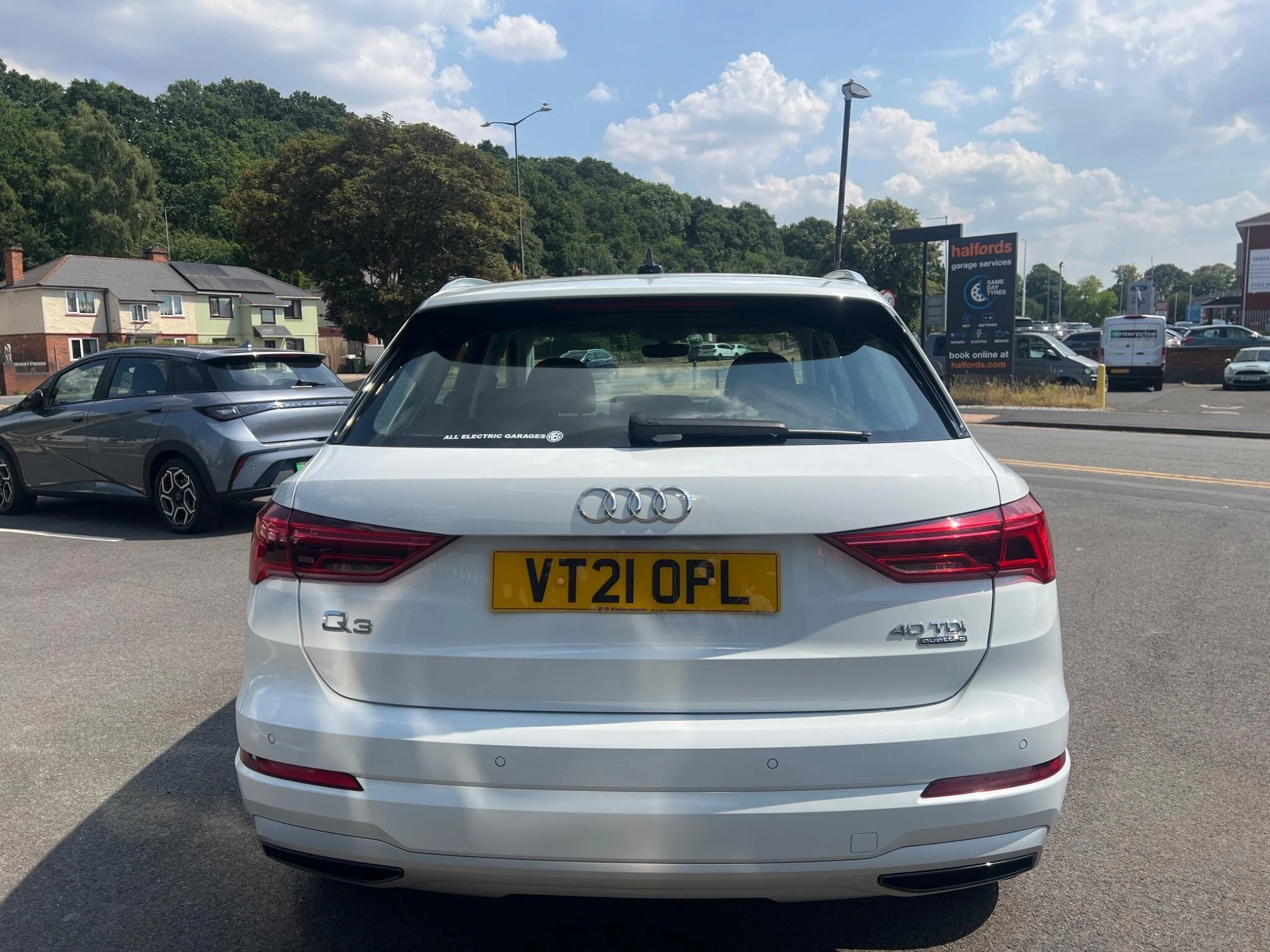 Vehicle image 13