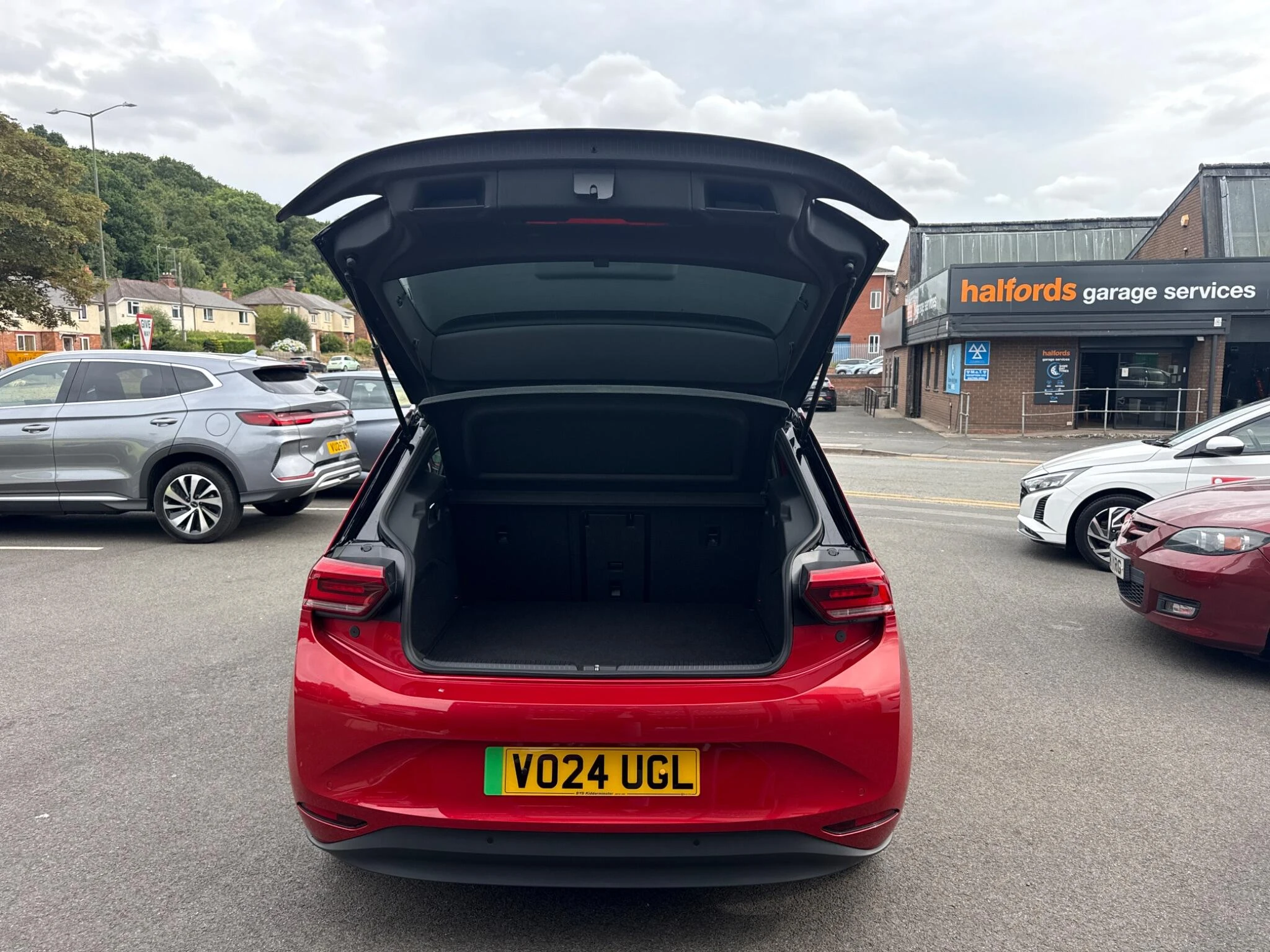 Vehicle image 33