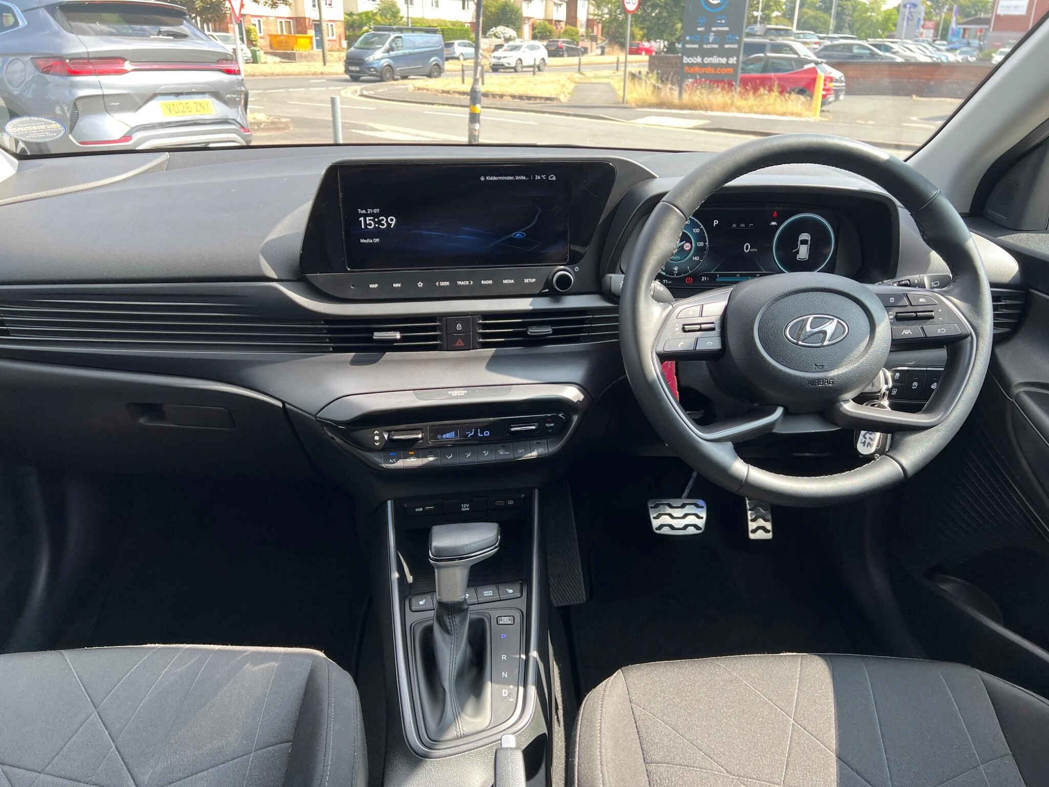 Vehicle image 13