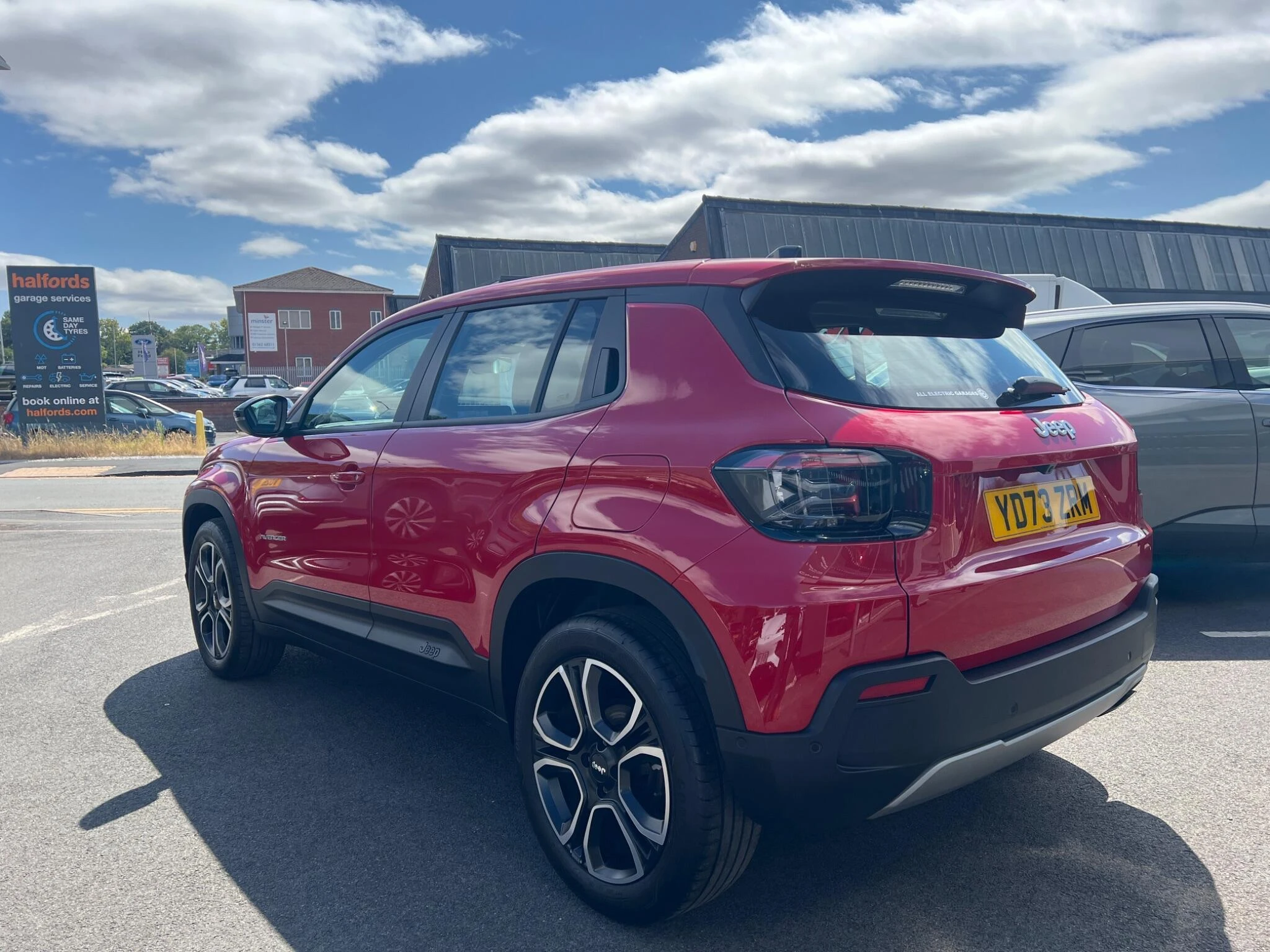 Vehicle image 4