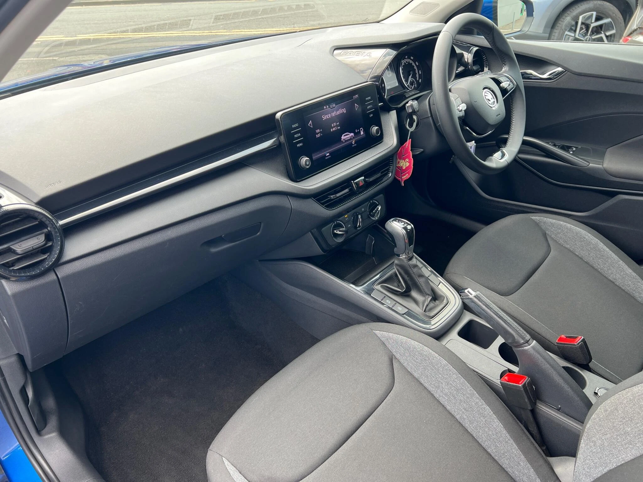 Vehicle image 13