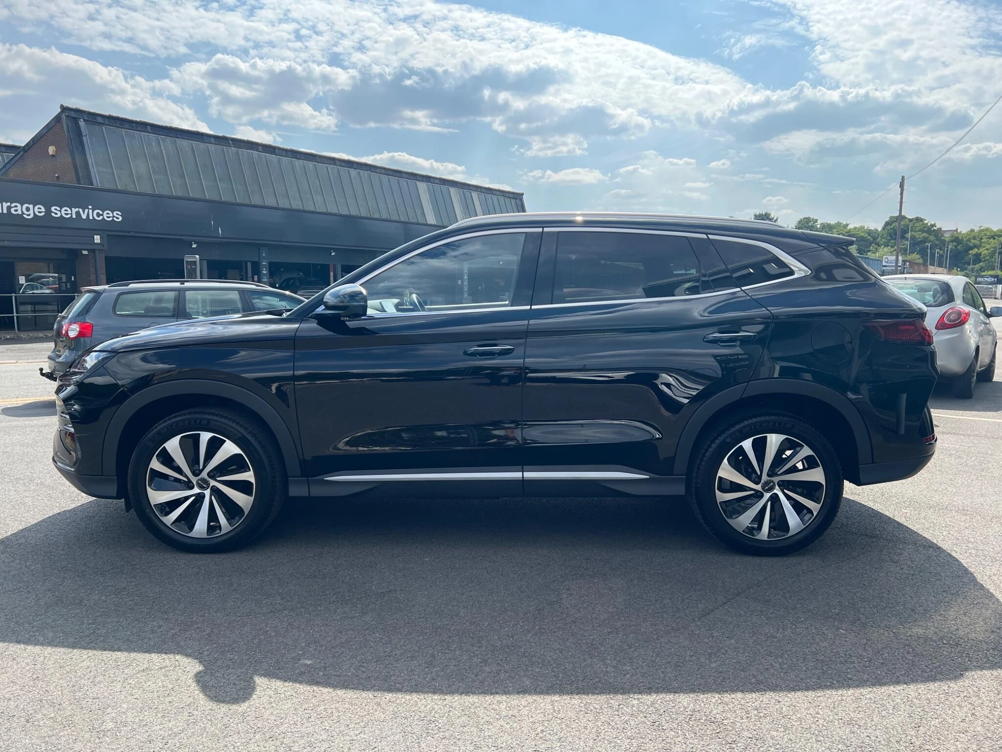 Vehicle image 7