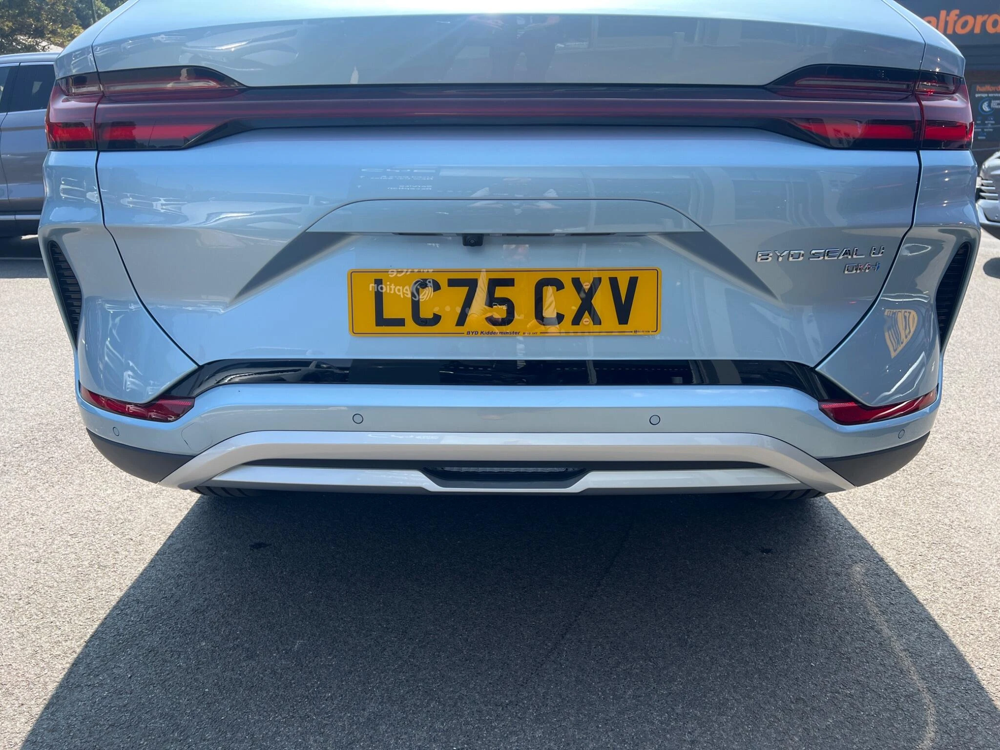Vehicle image 14
