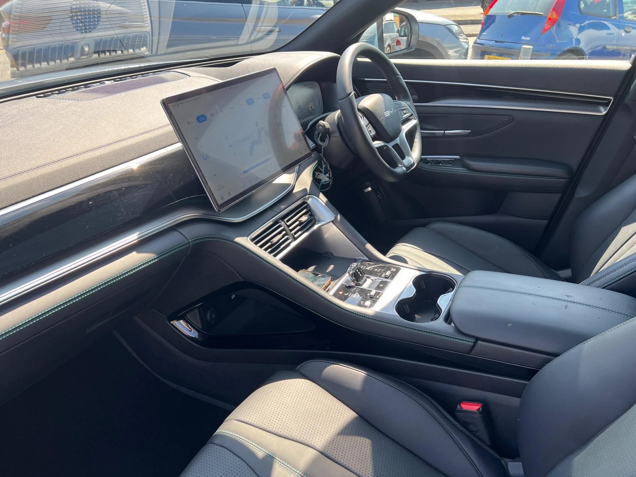 Vehicle image 11