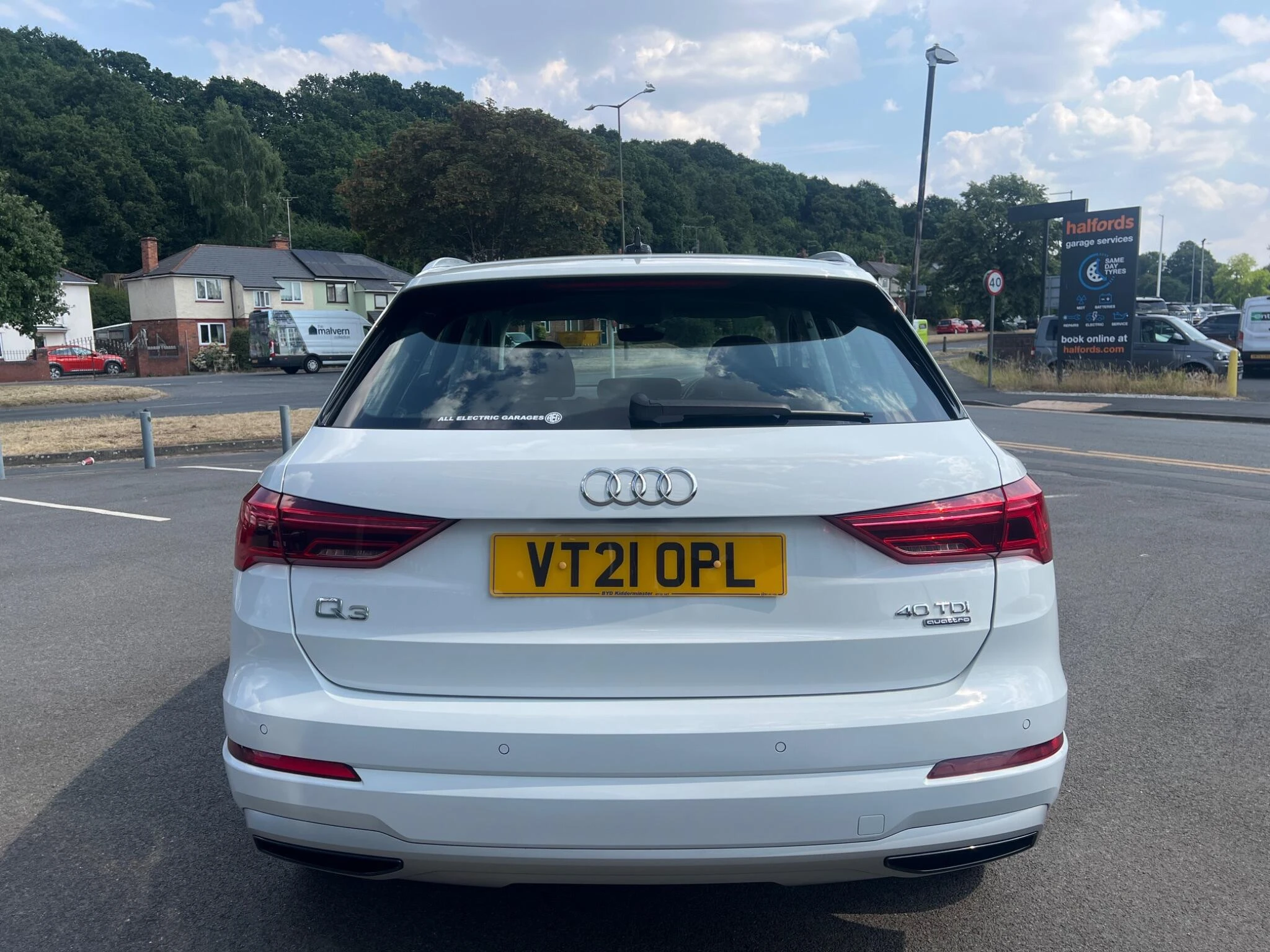 Vehicle image 15