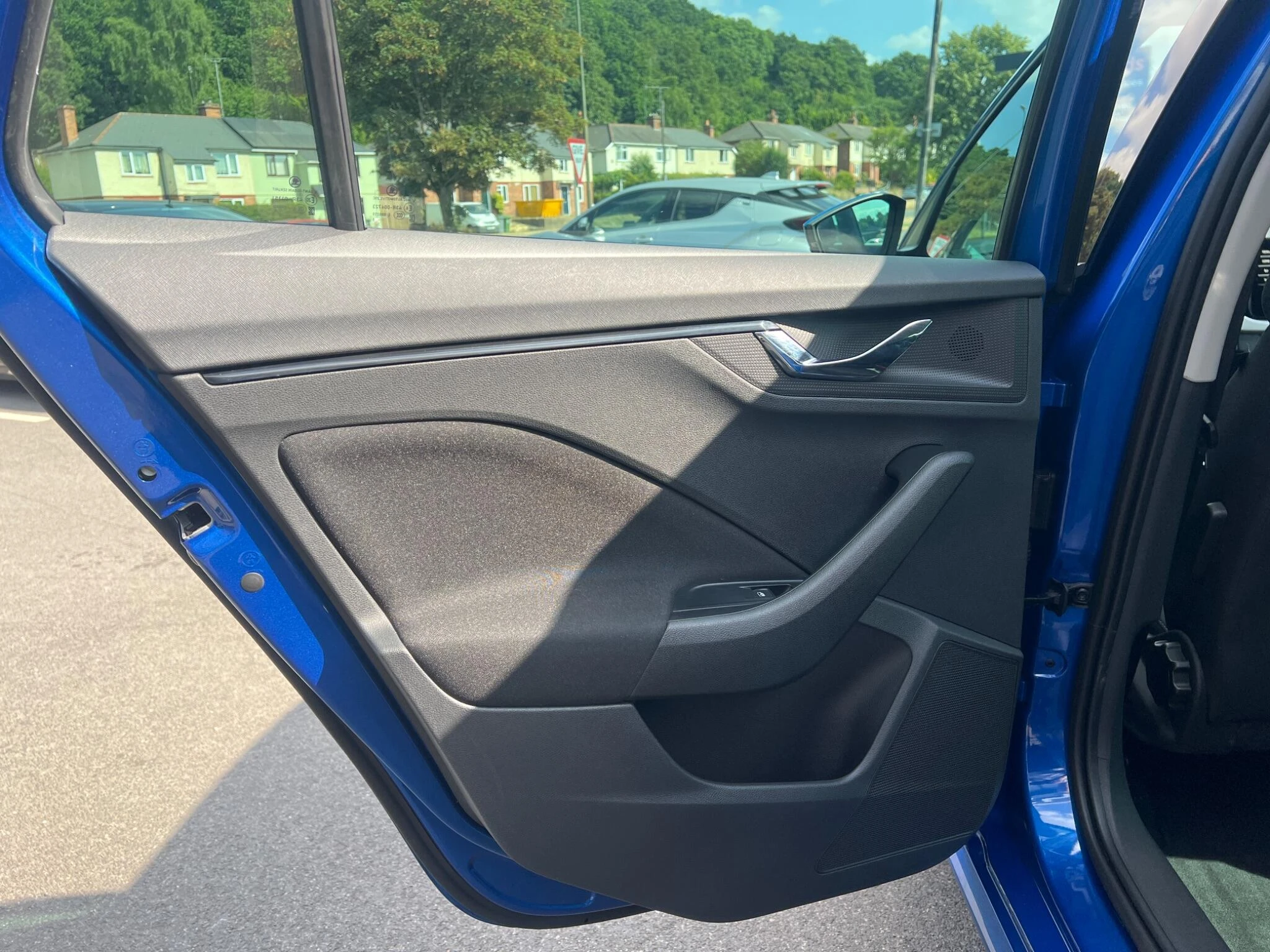 Vehicle image 21