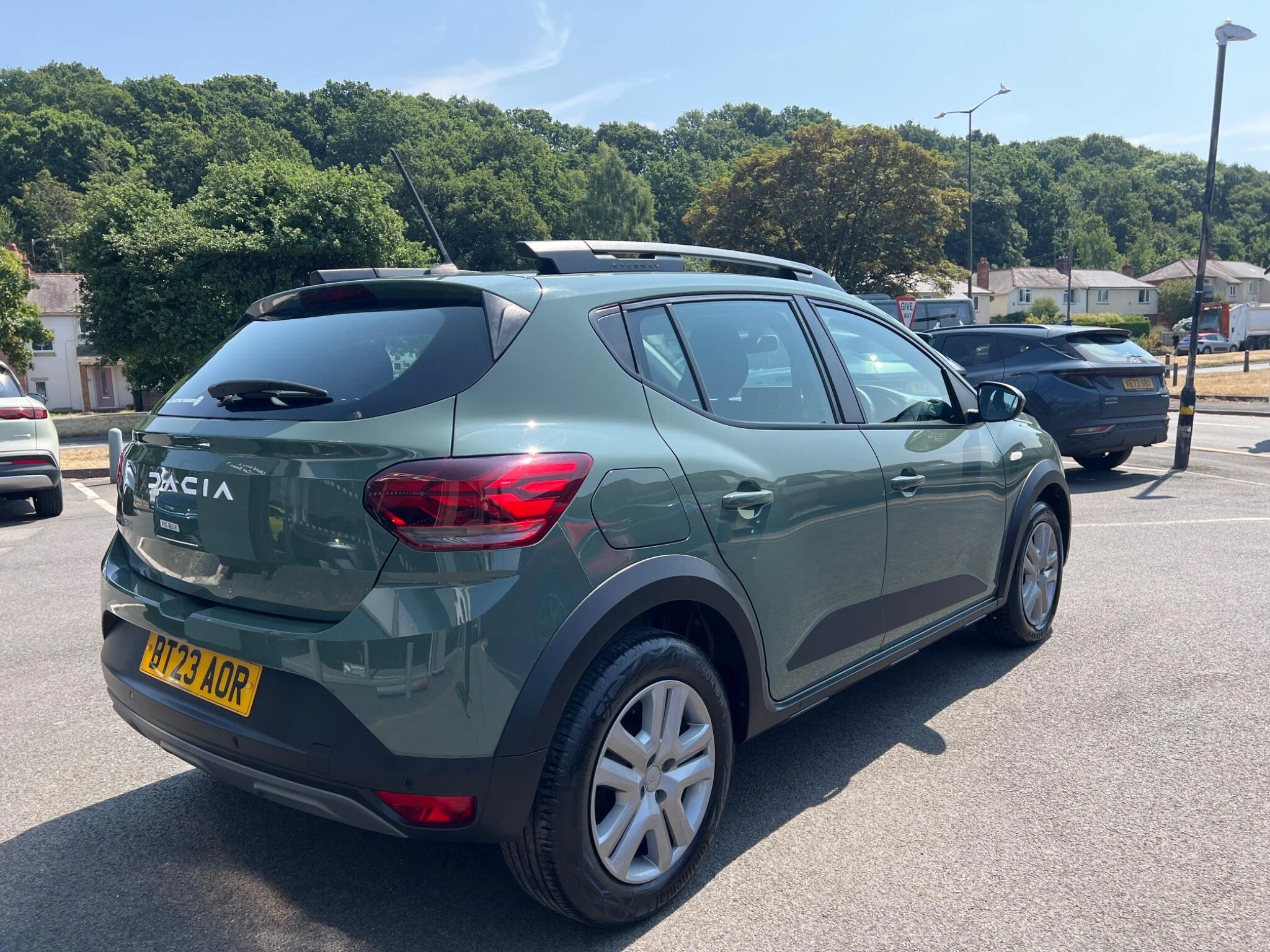 Vehicle image 9