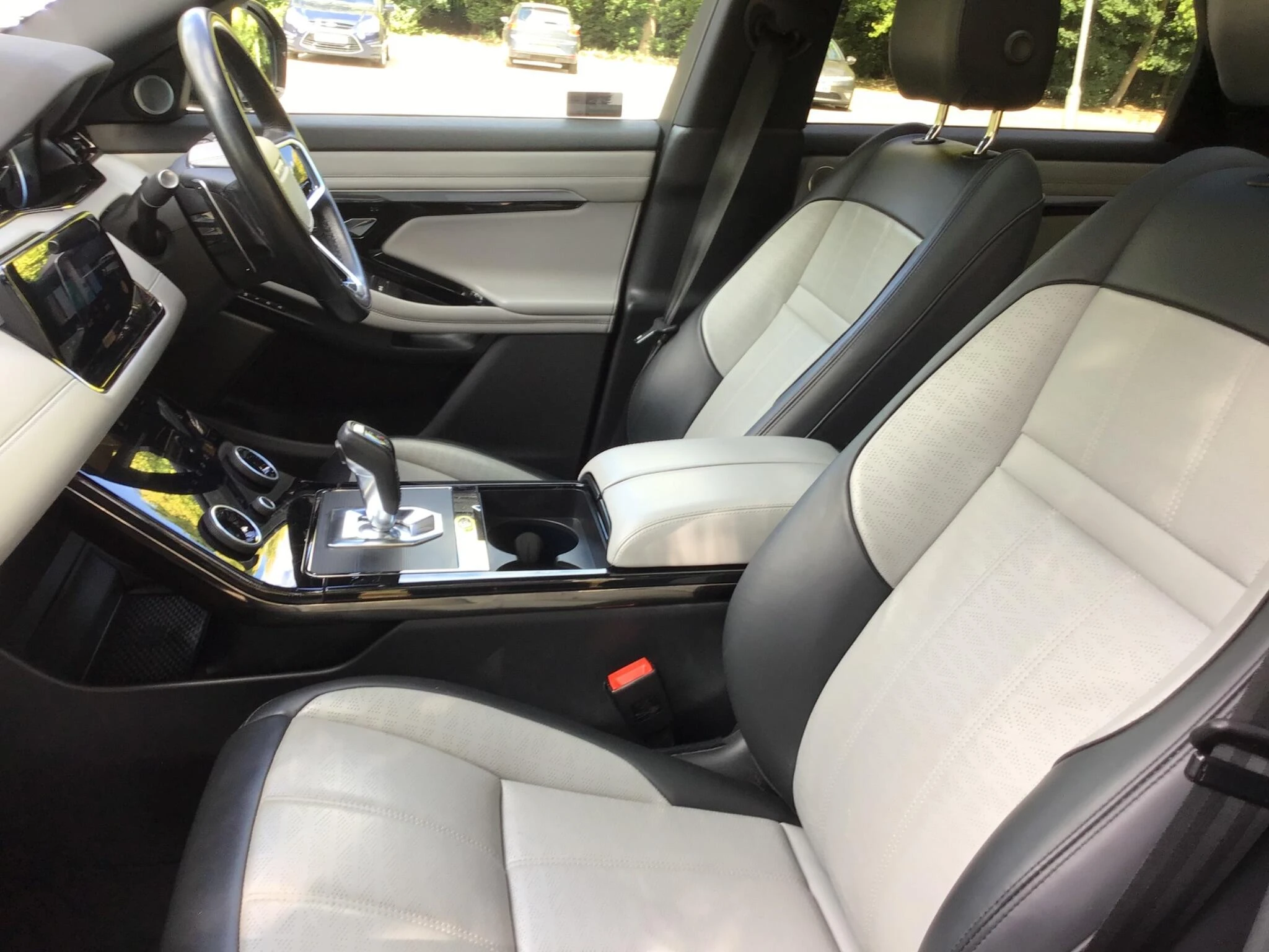Vehicle image 21