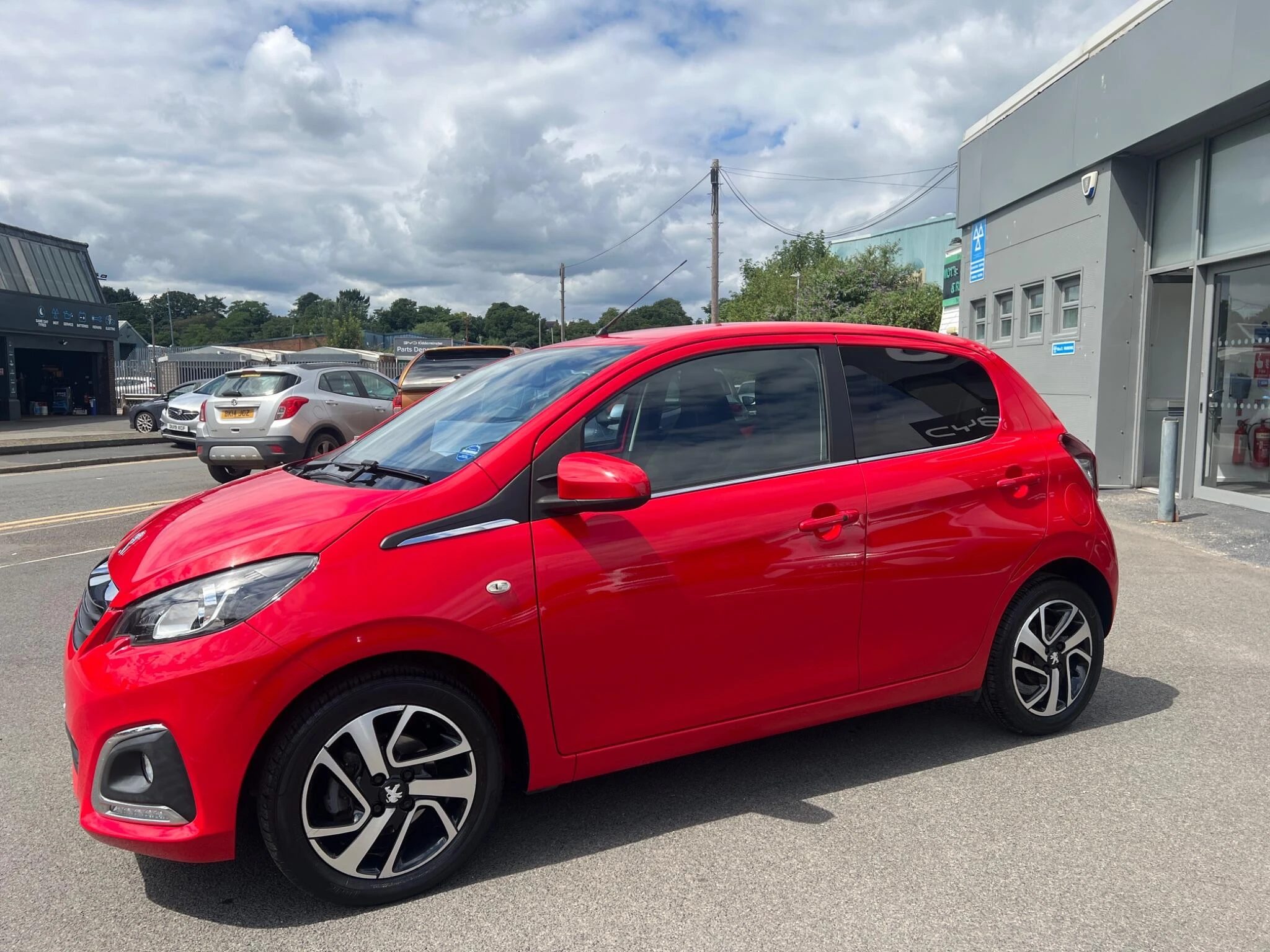 Vehicle image 7