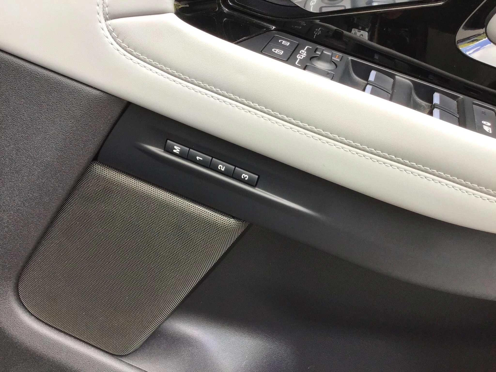 Vehicle image 47
