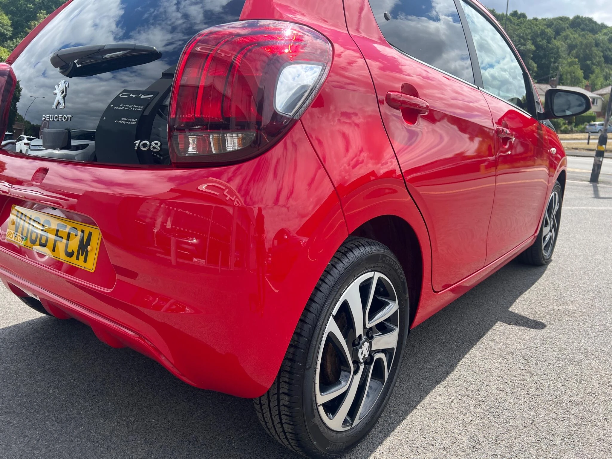Vehicle image 15