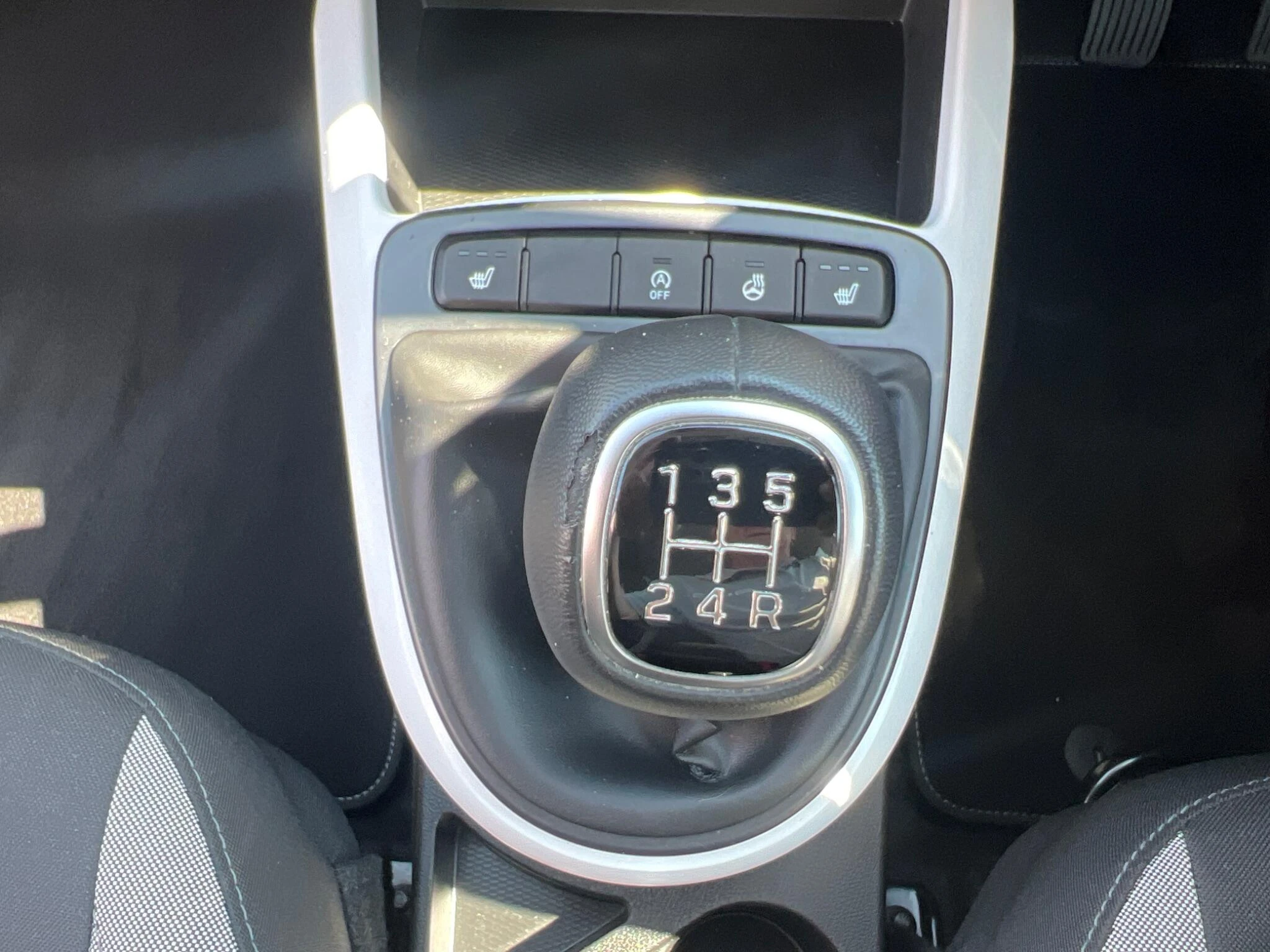 Vehicle image 27