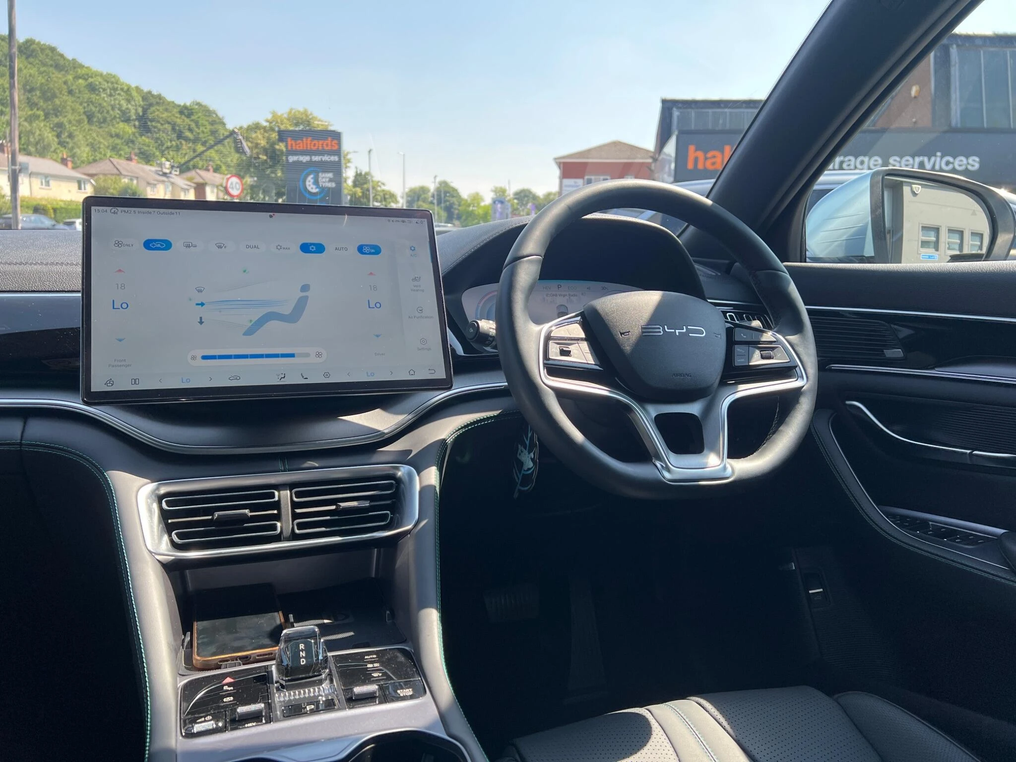Vehicle image 13