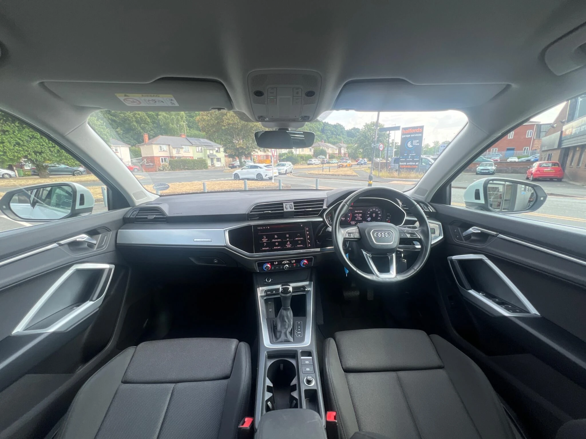 Vehicle image 25