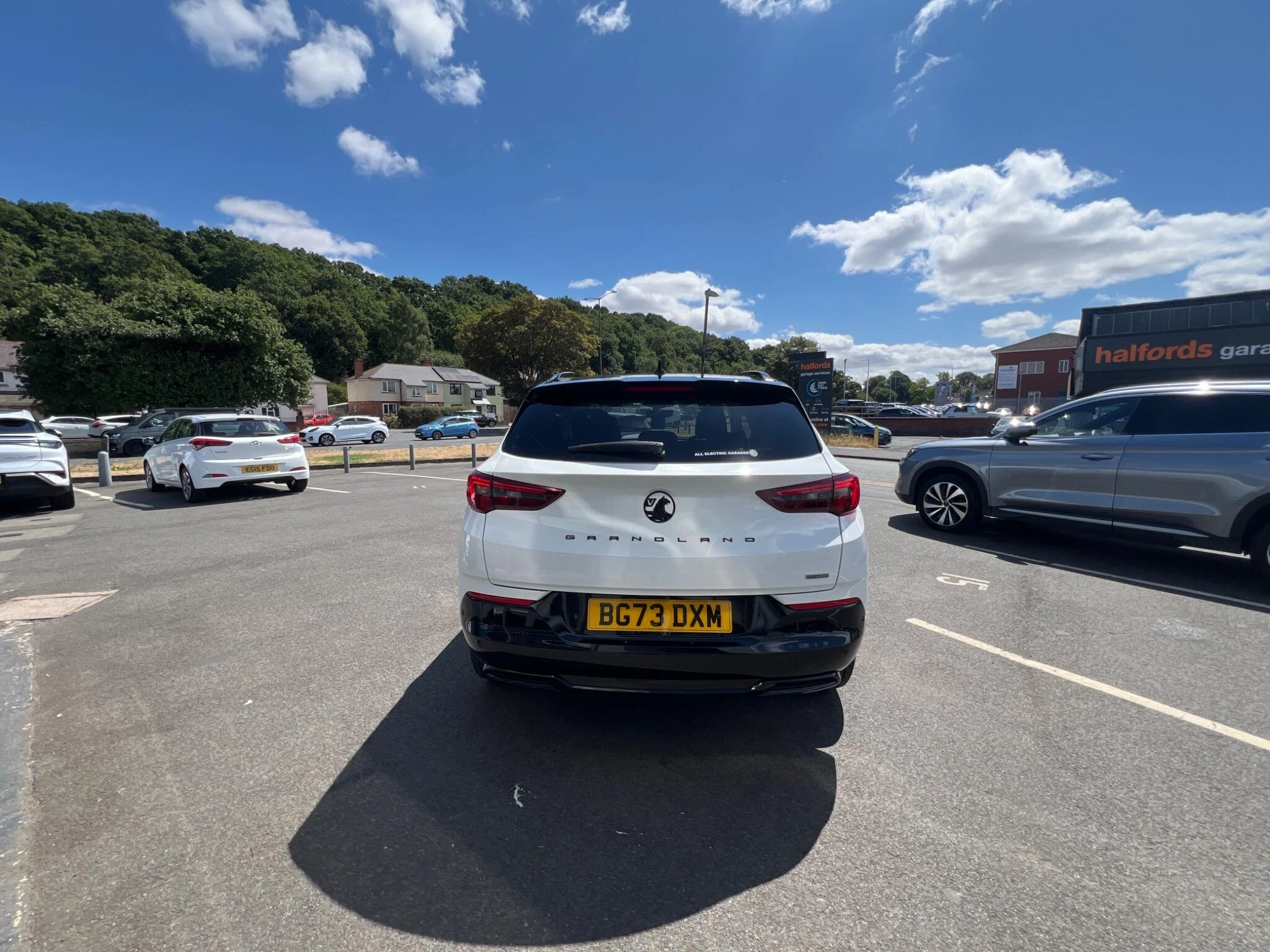 Vehicle image 15