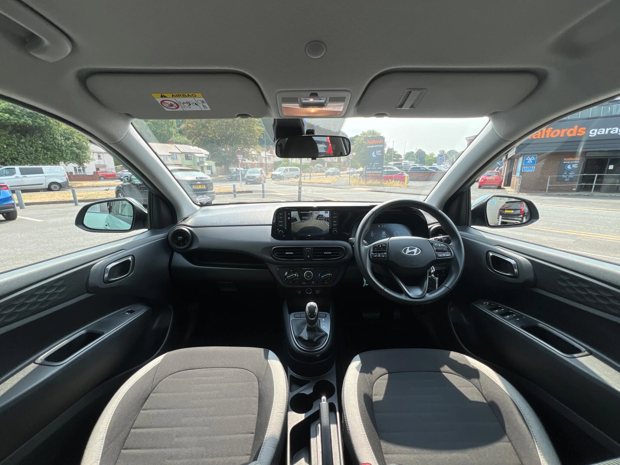 Vehicle image 18