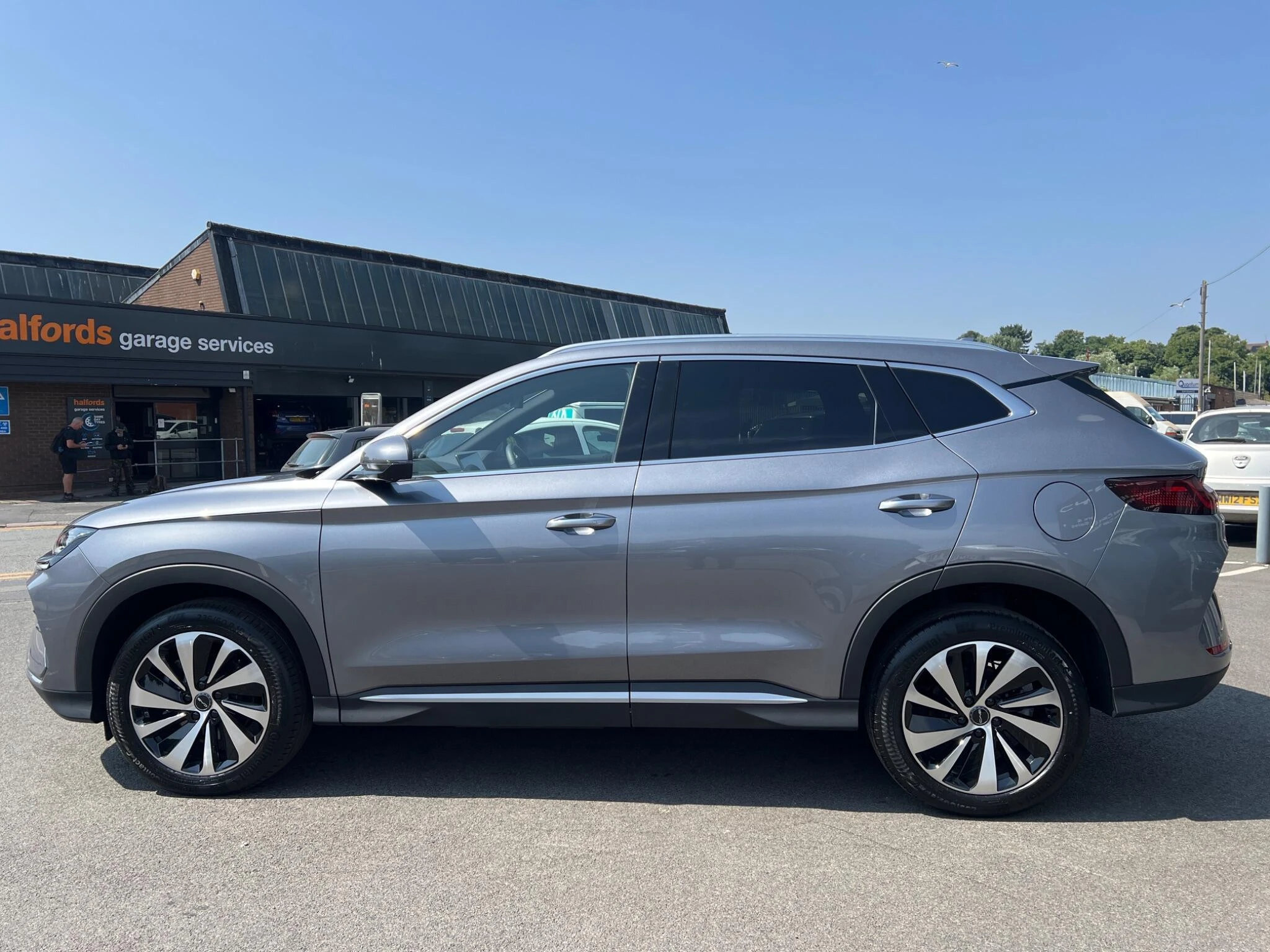 Vehicle image 7