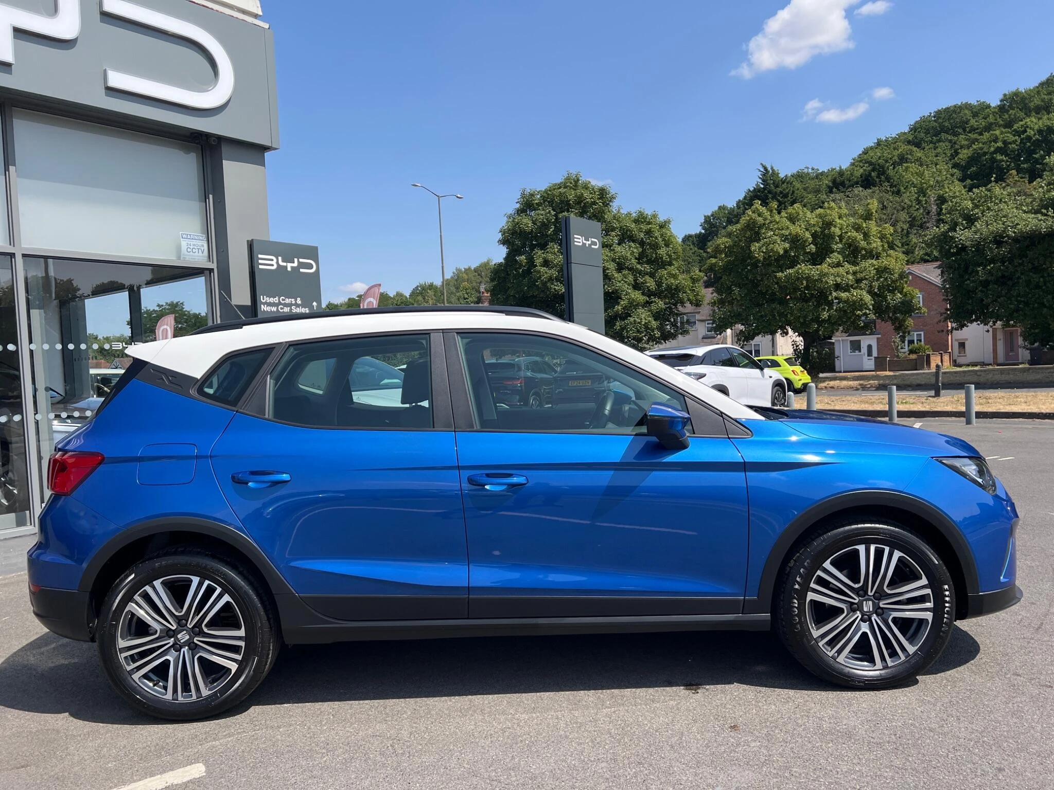 Vehicle image 15