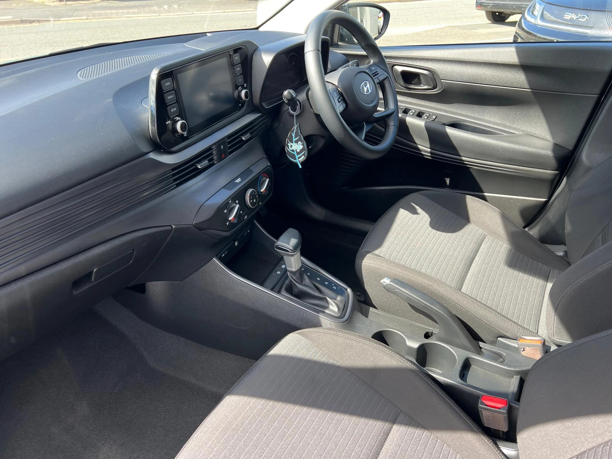 Vehicle image 17