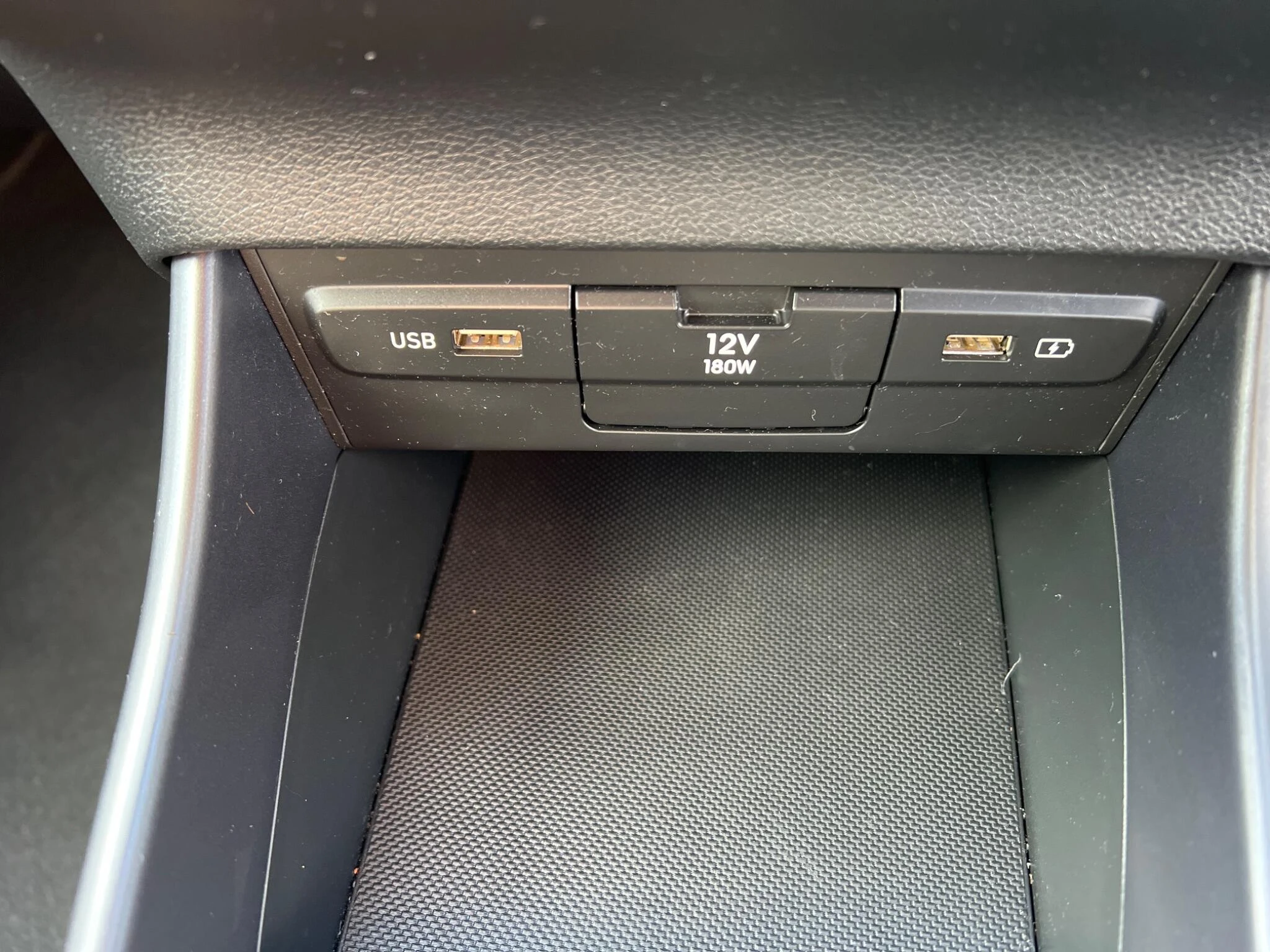 Vehicle image 26