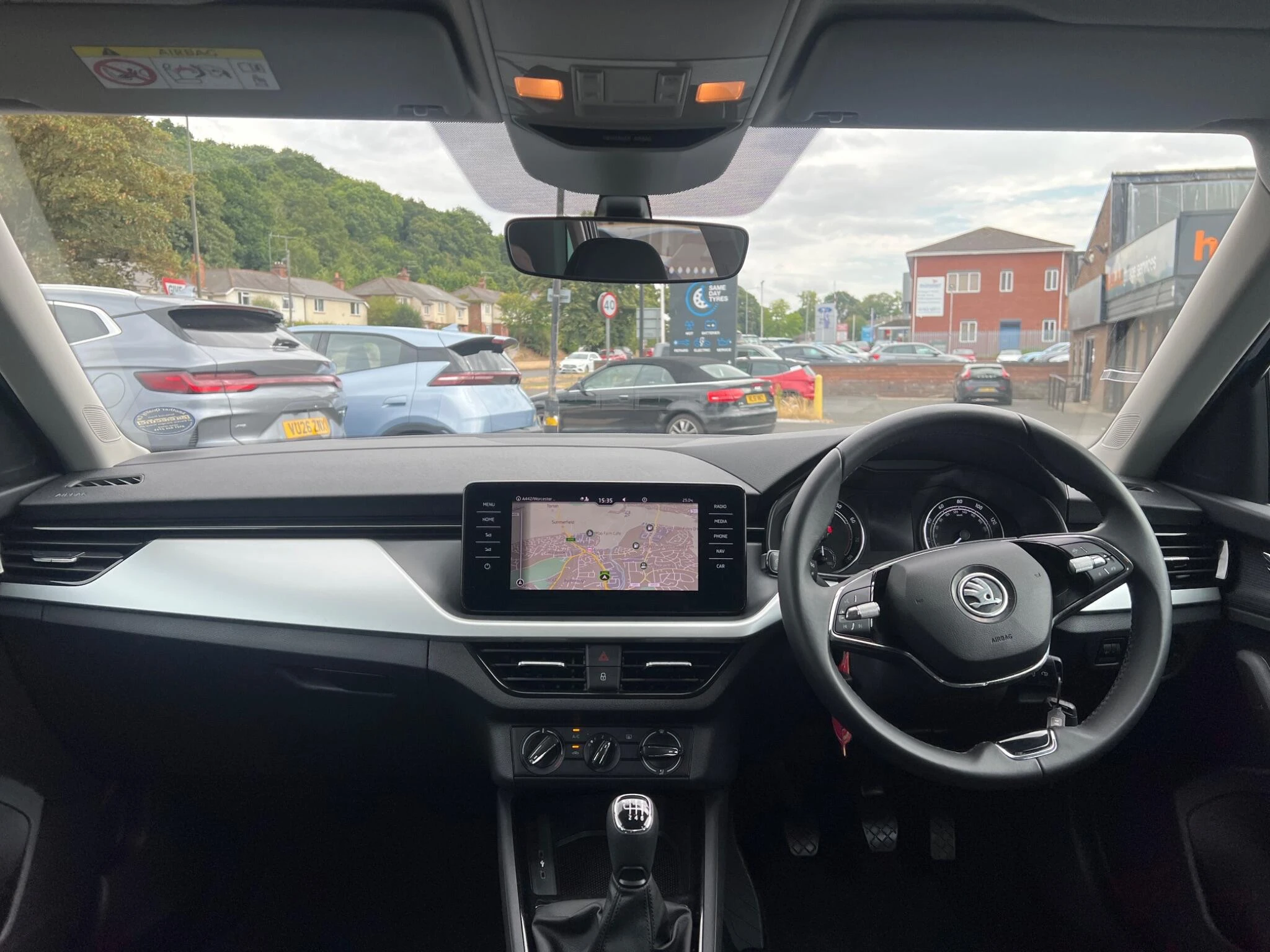 Vehicle image 10