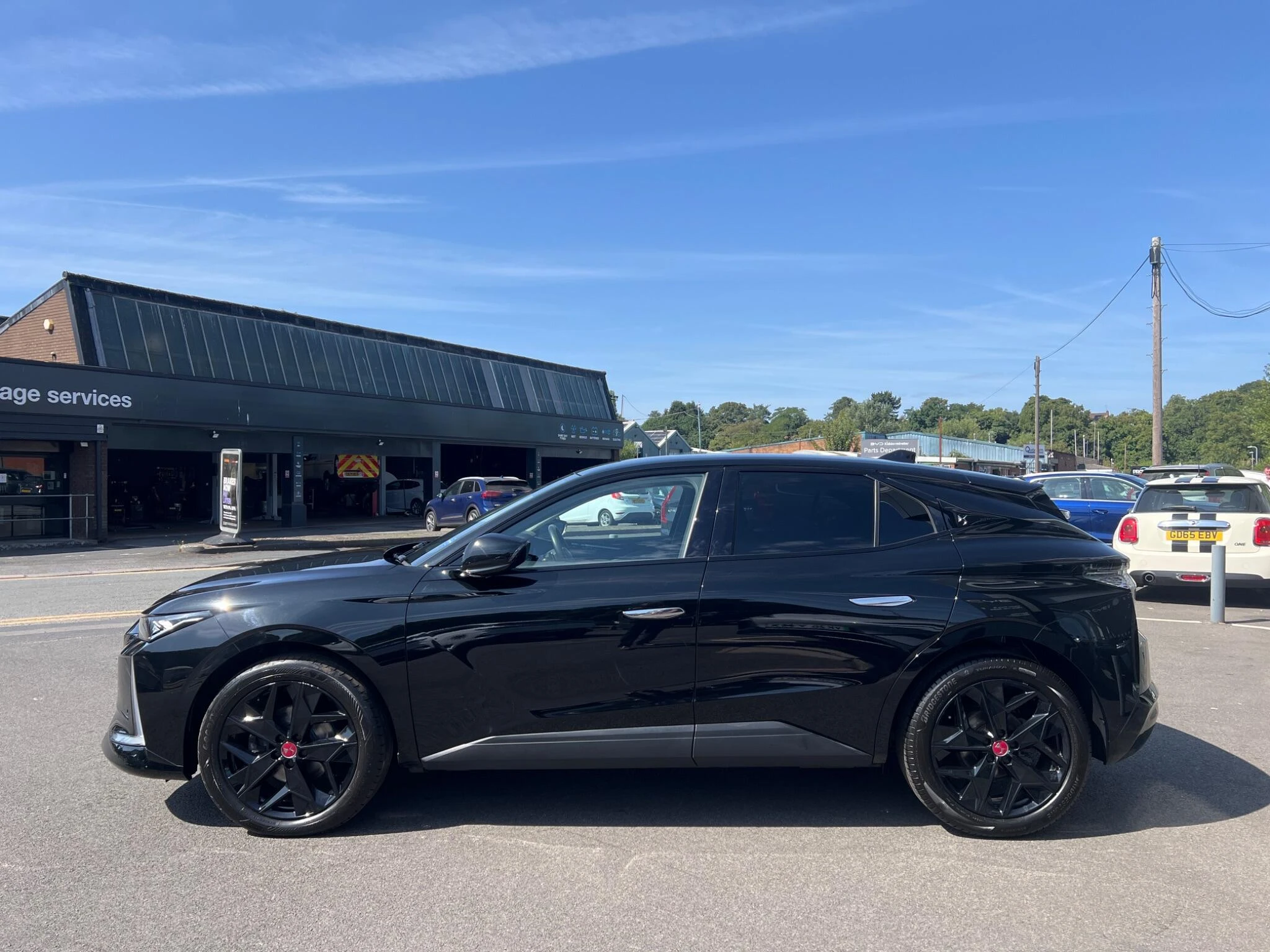 Vehicle image 6