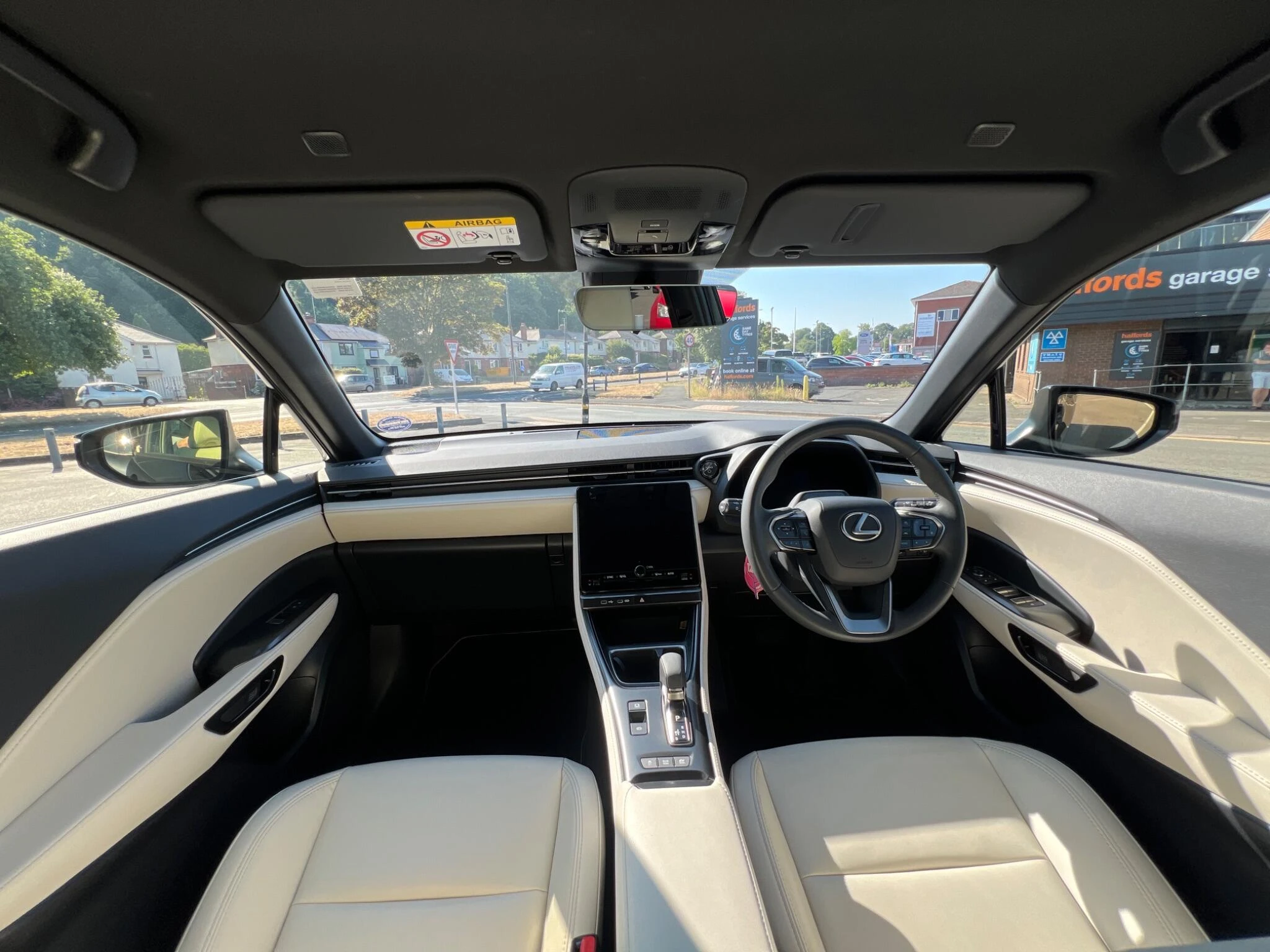 Vehicle image 12