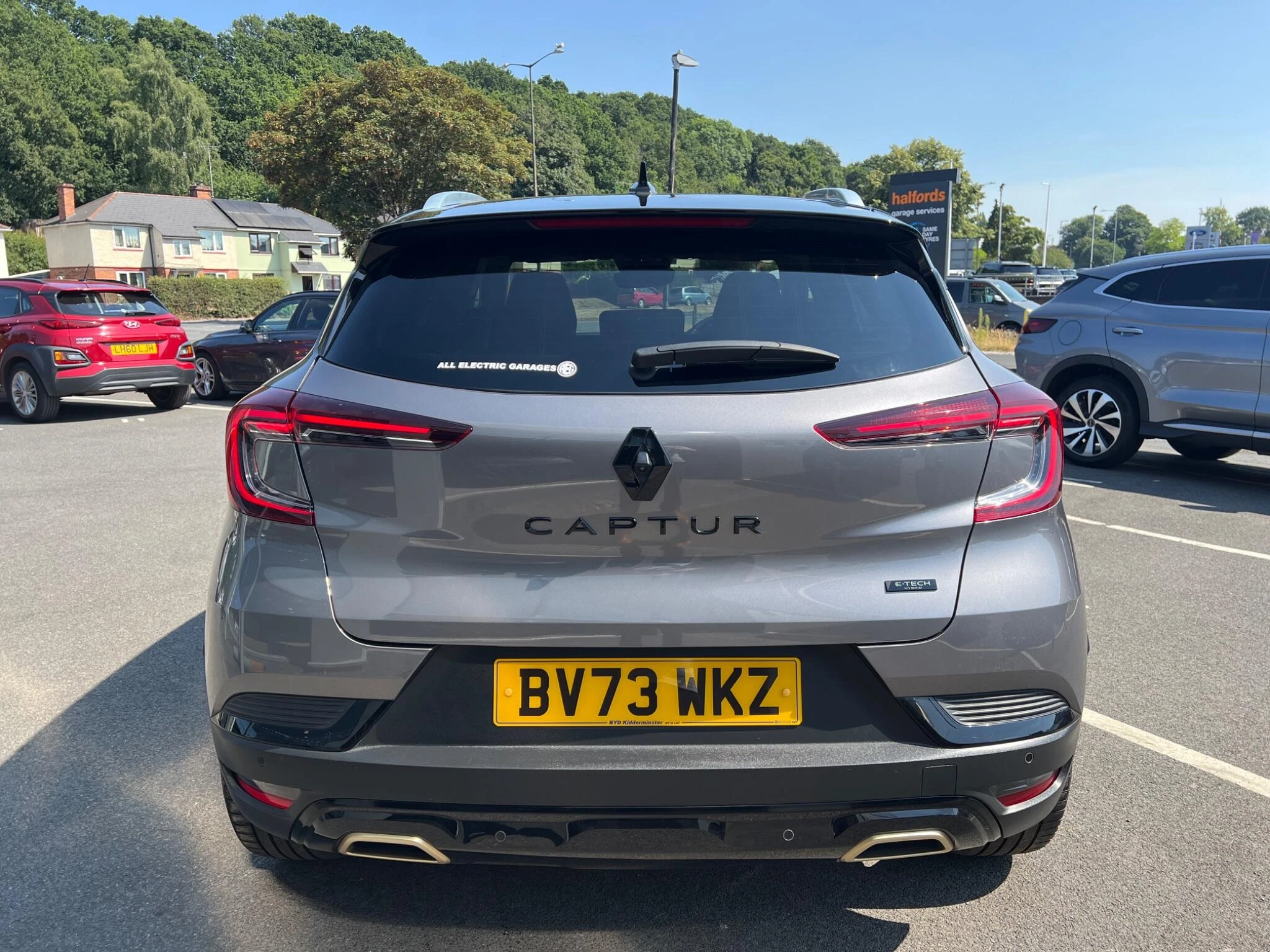 Vehicle image 11