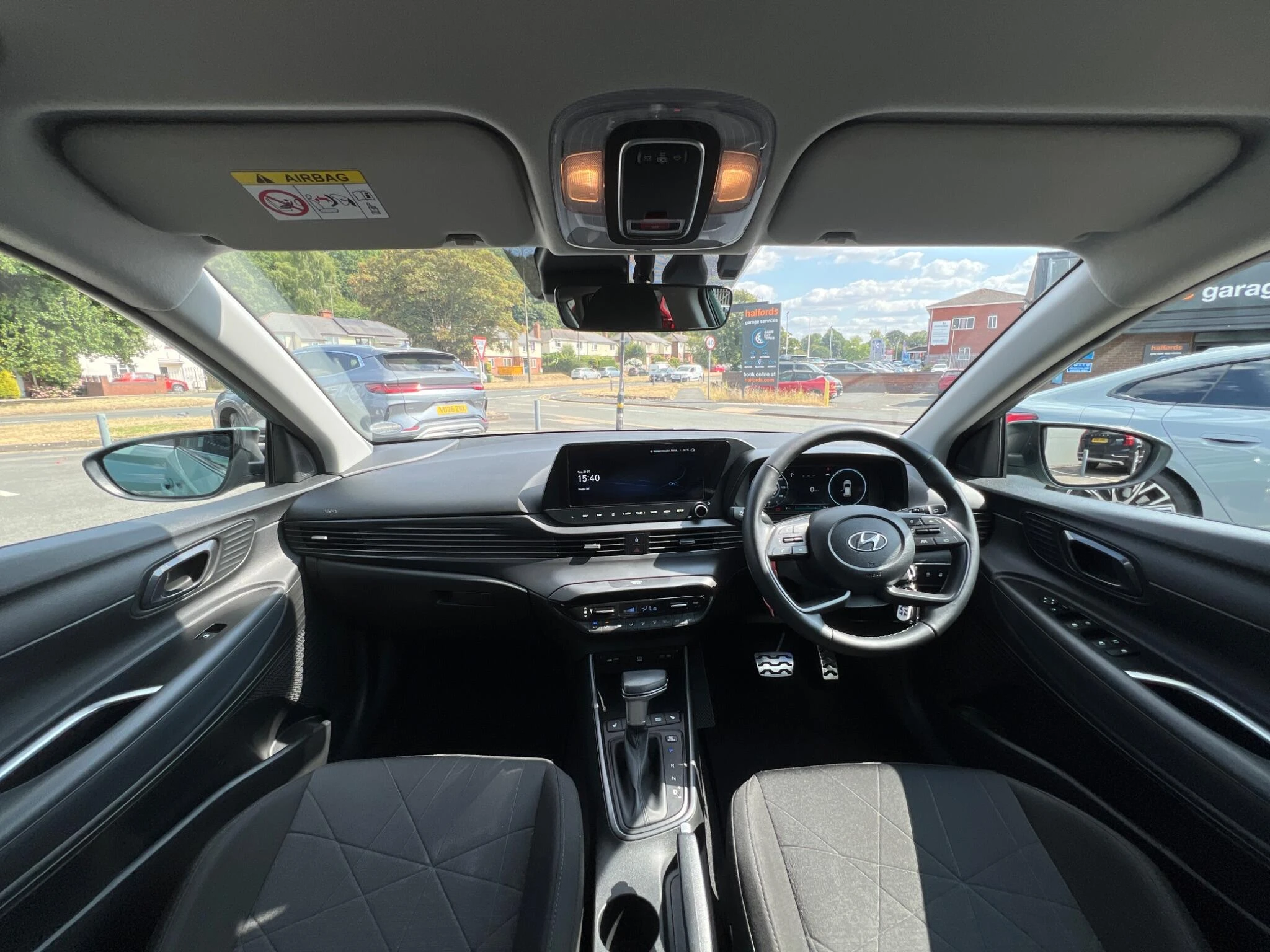 Vehicle image 16