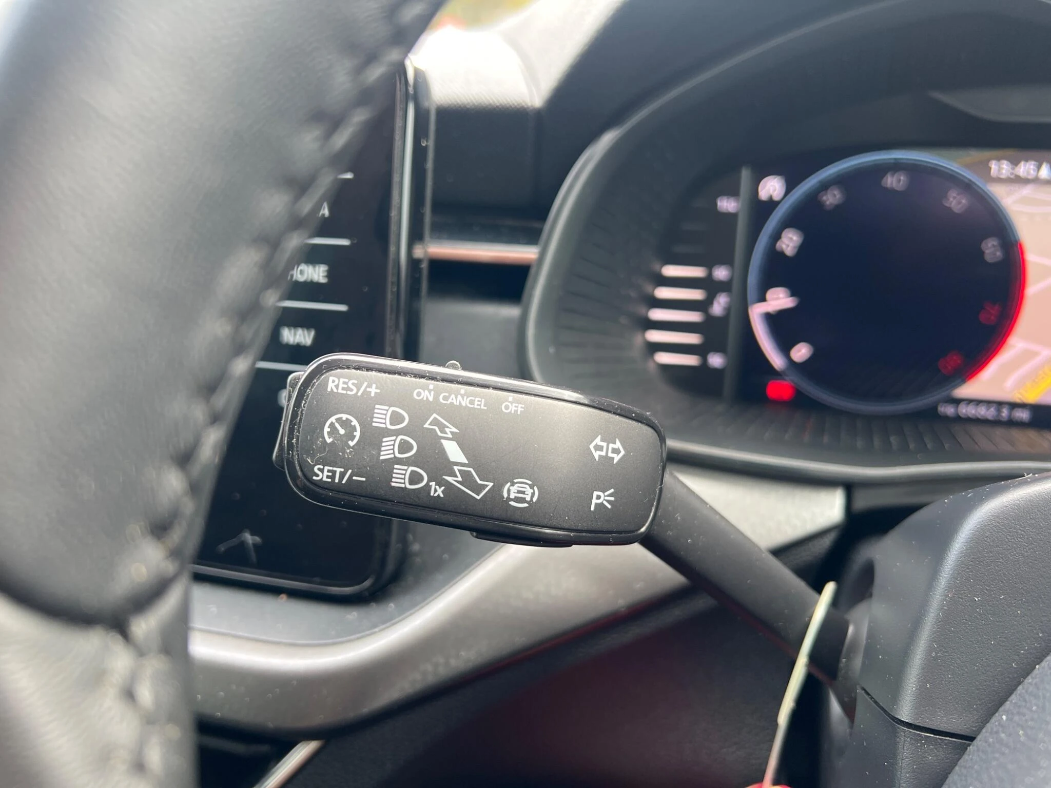 Vehicle image 32