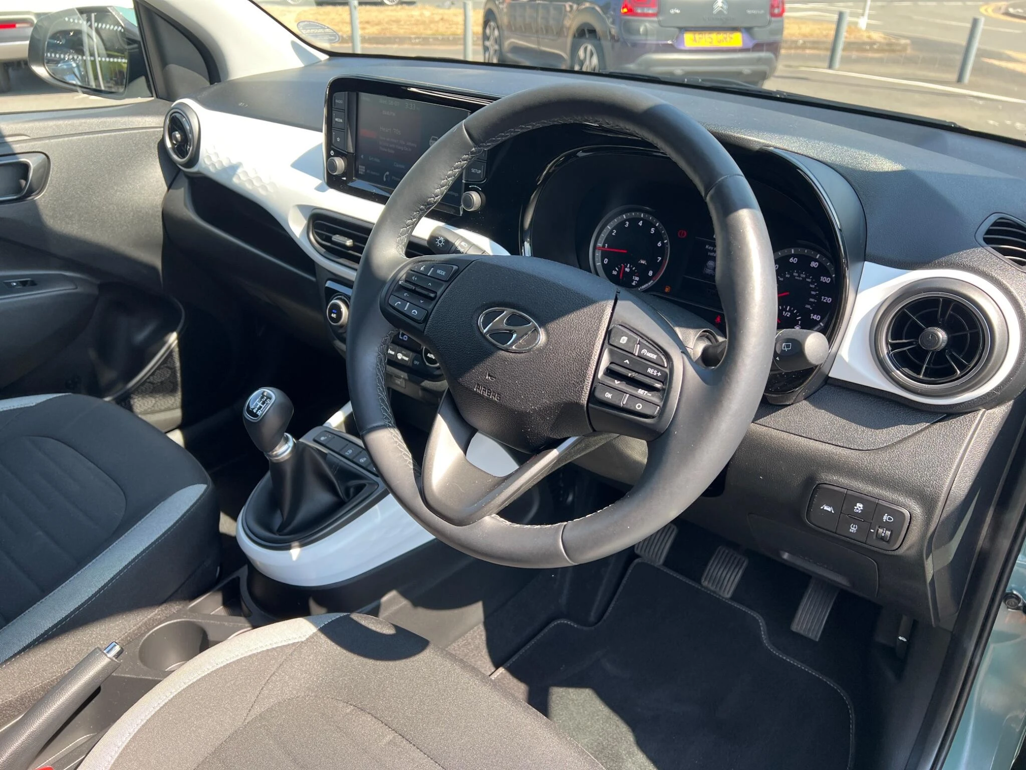 Vehicle image 20
