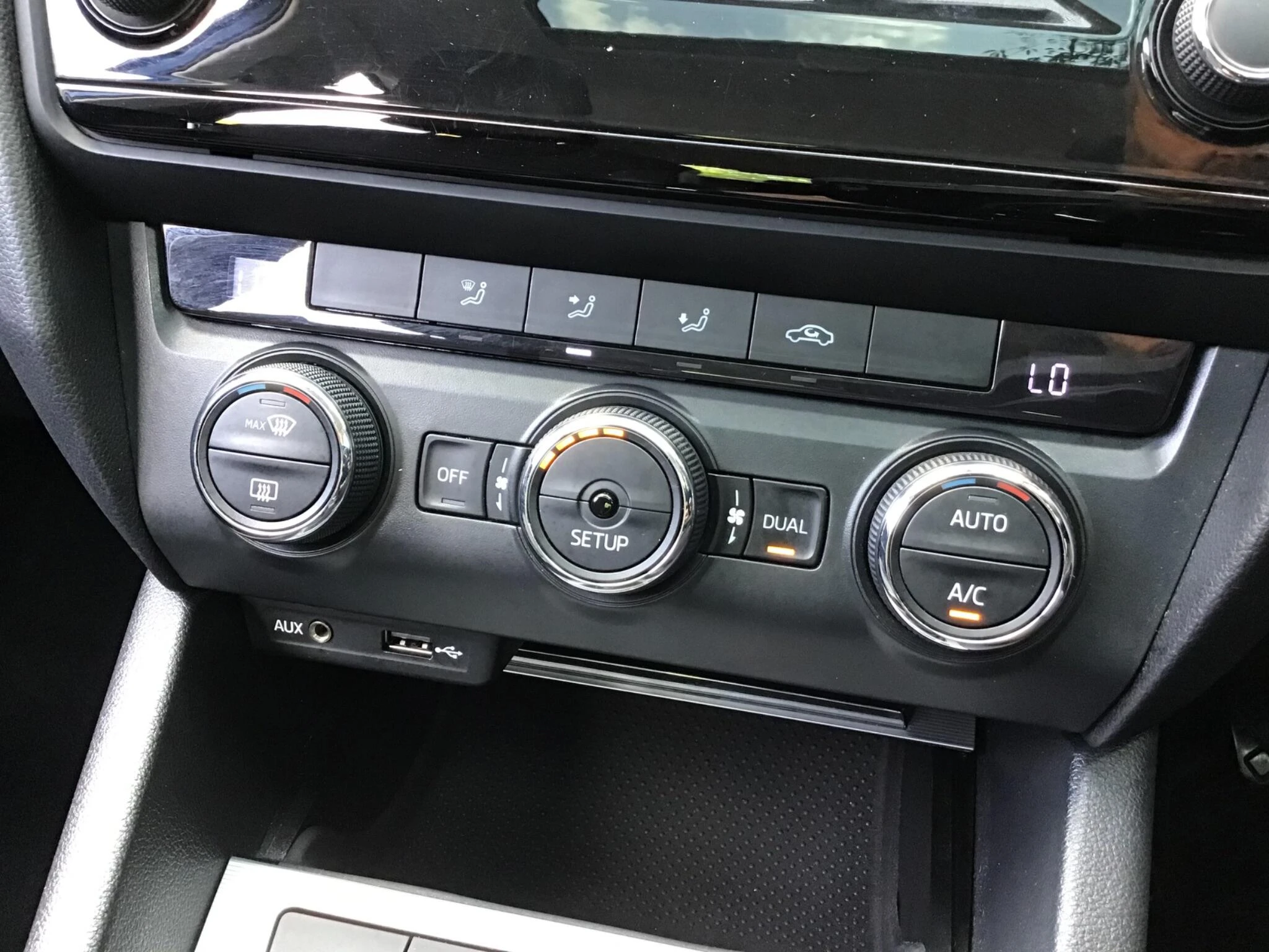 Vehicle image 34