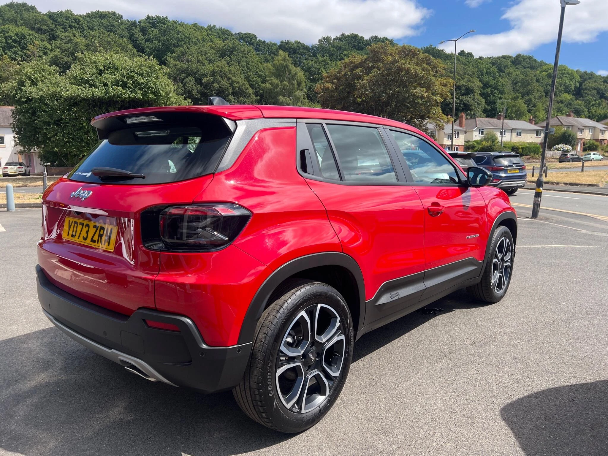 Vehicle image 16