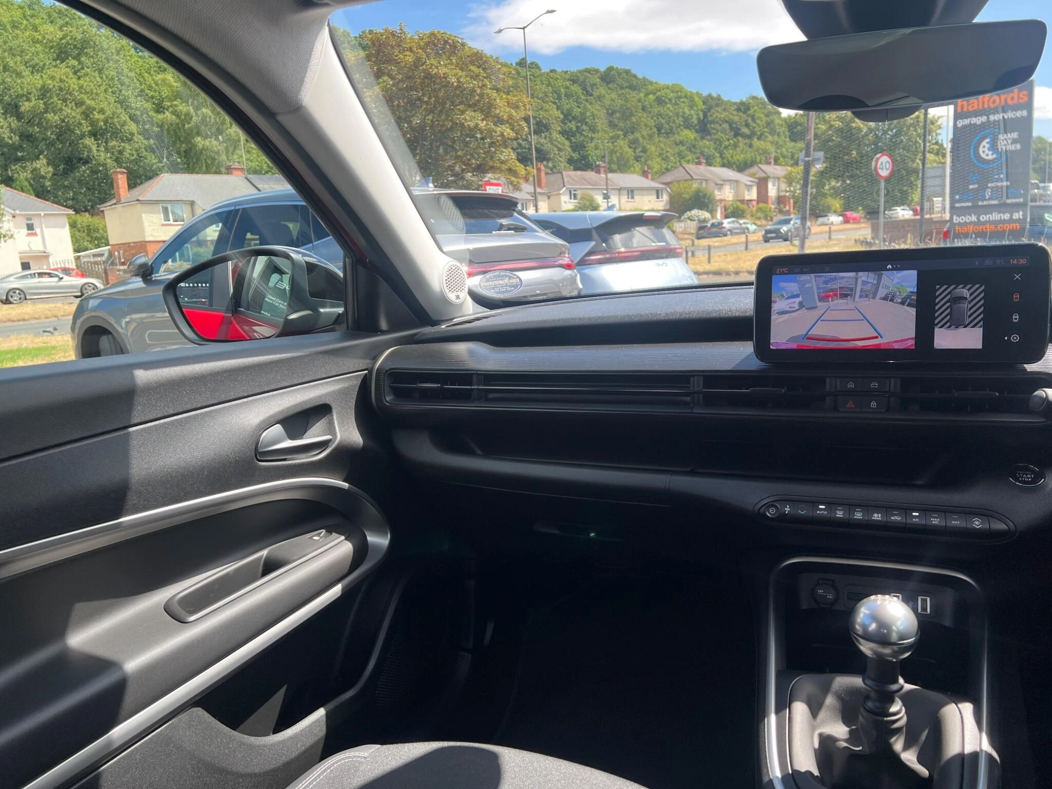 Vehicle image 19