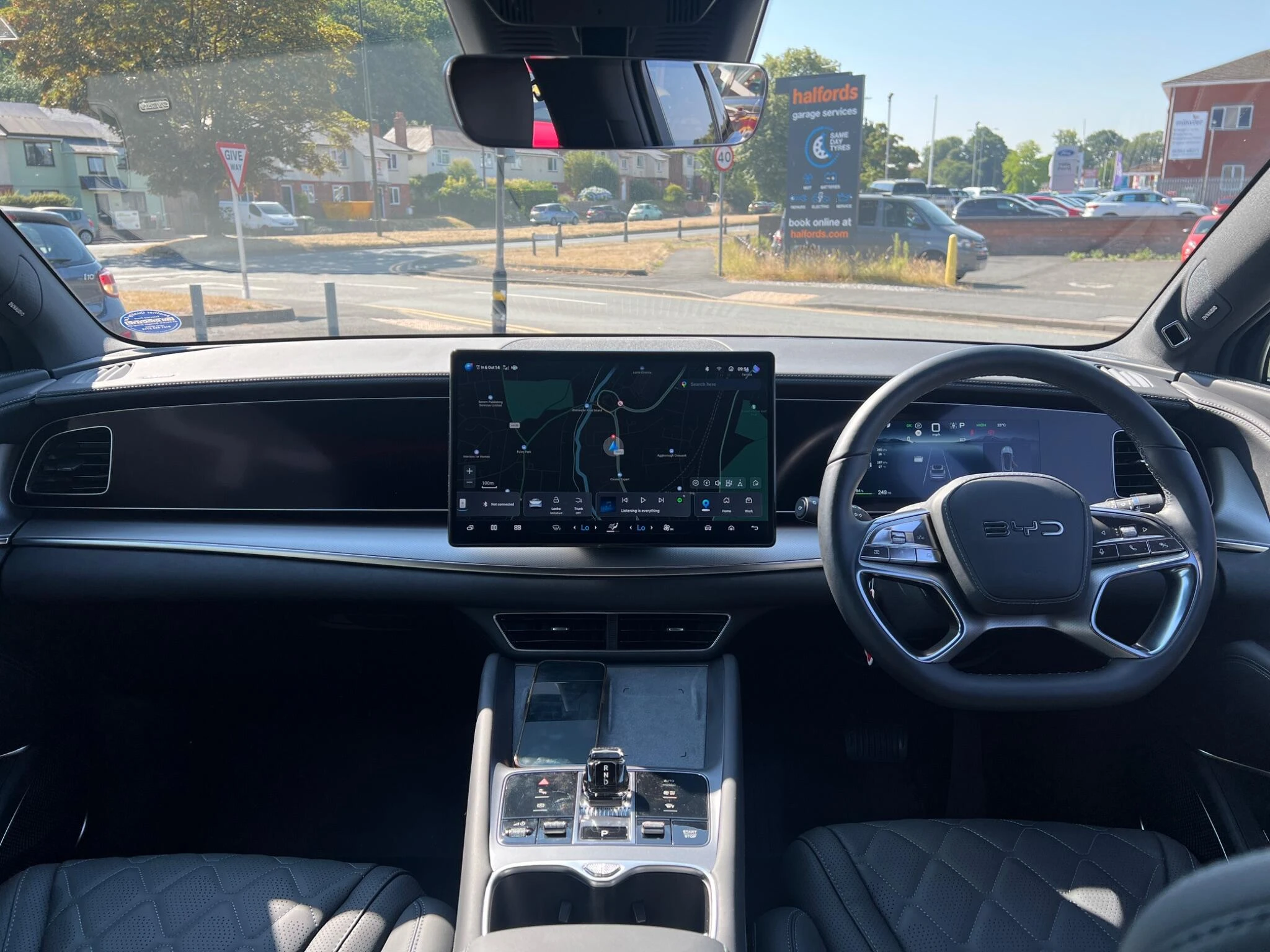 Vehicle image 18