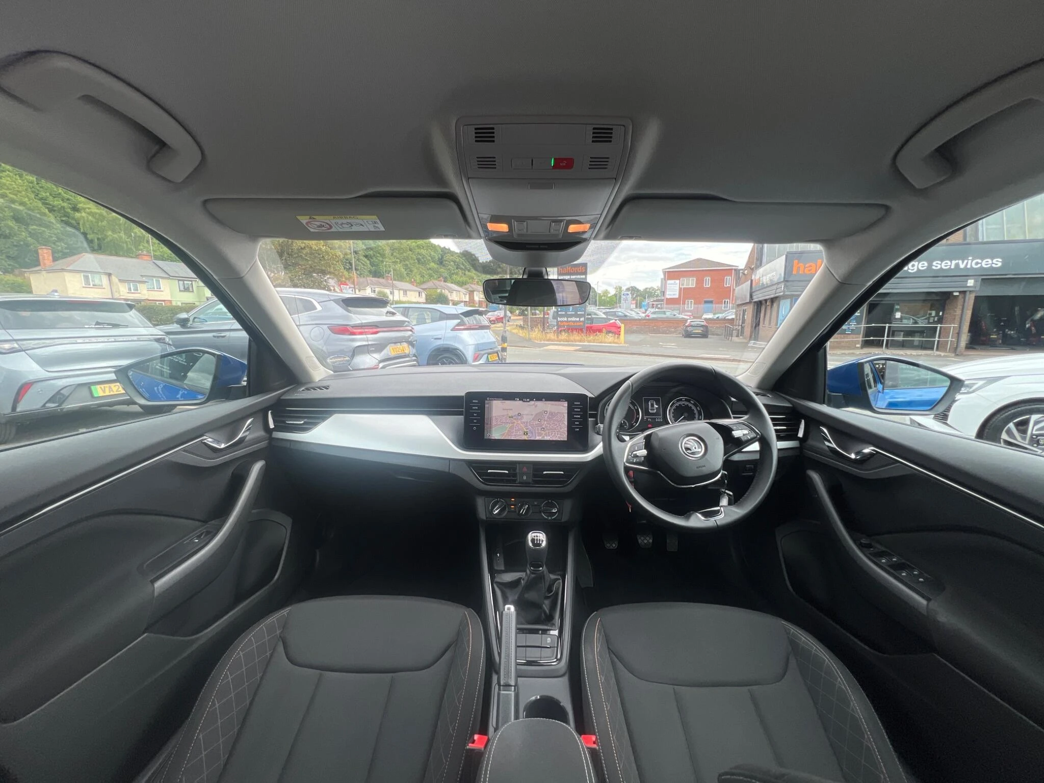 Vehicle image 11