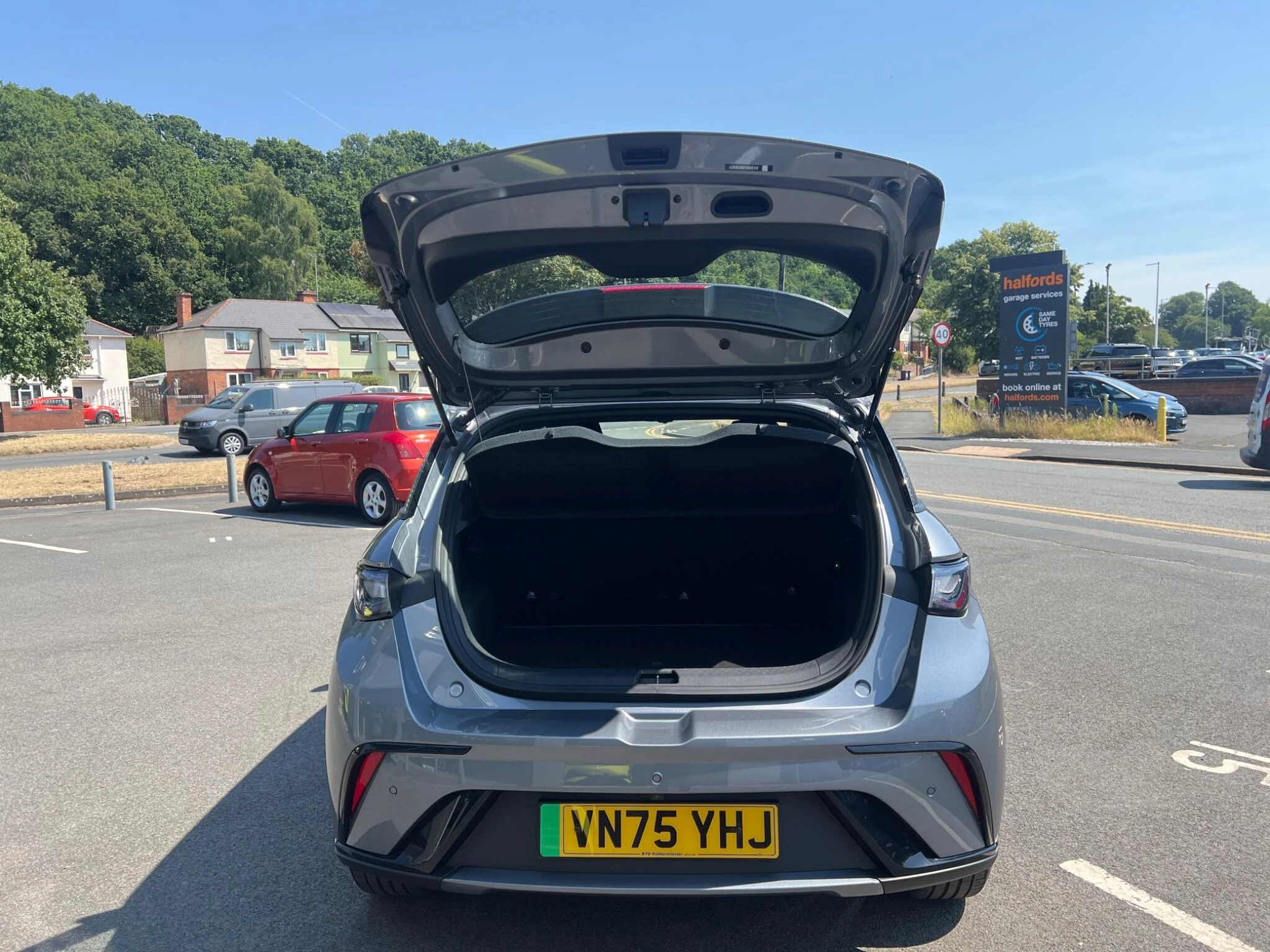 Vehicle image 37