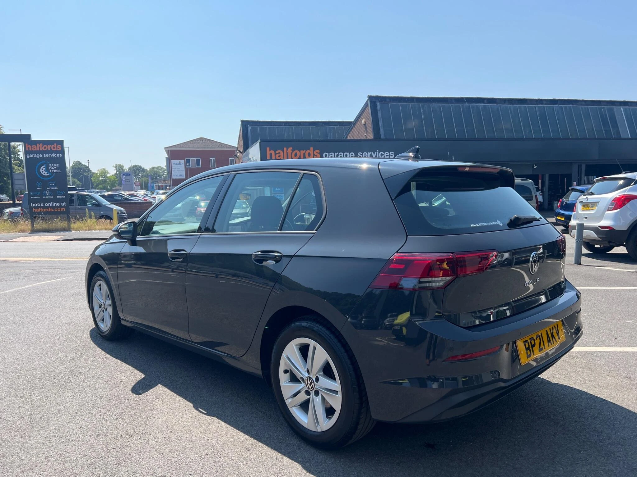 Vehicle image 11