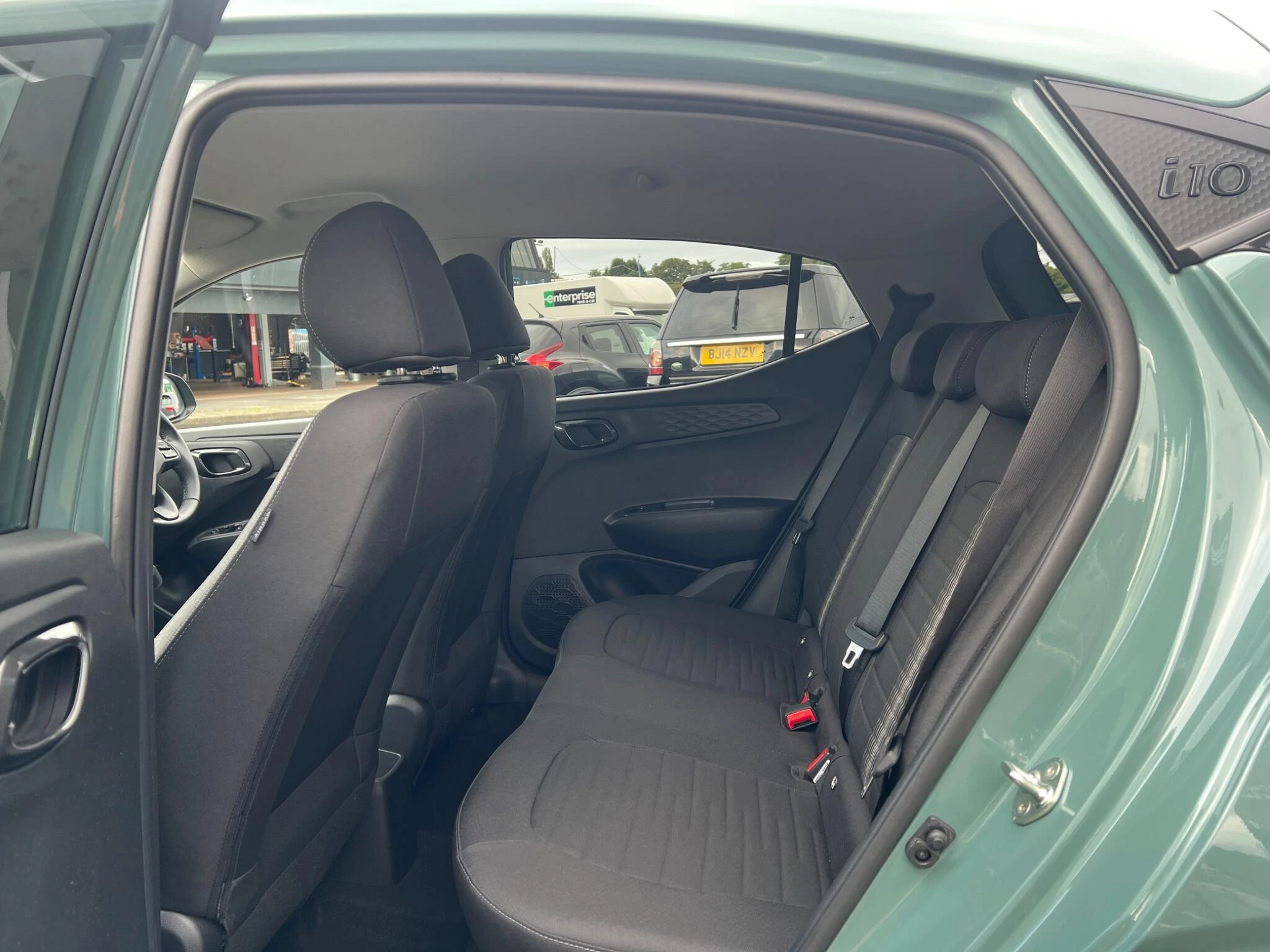 Vehicle image 26