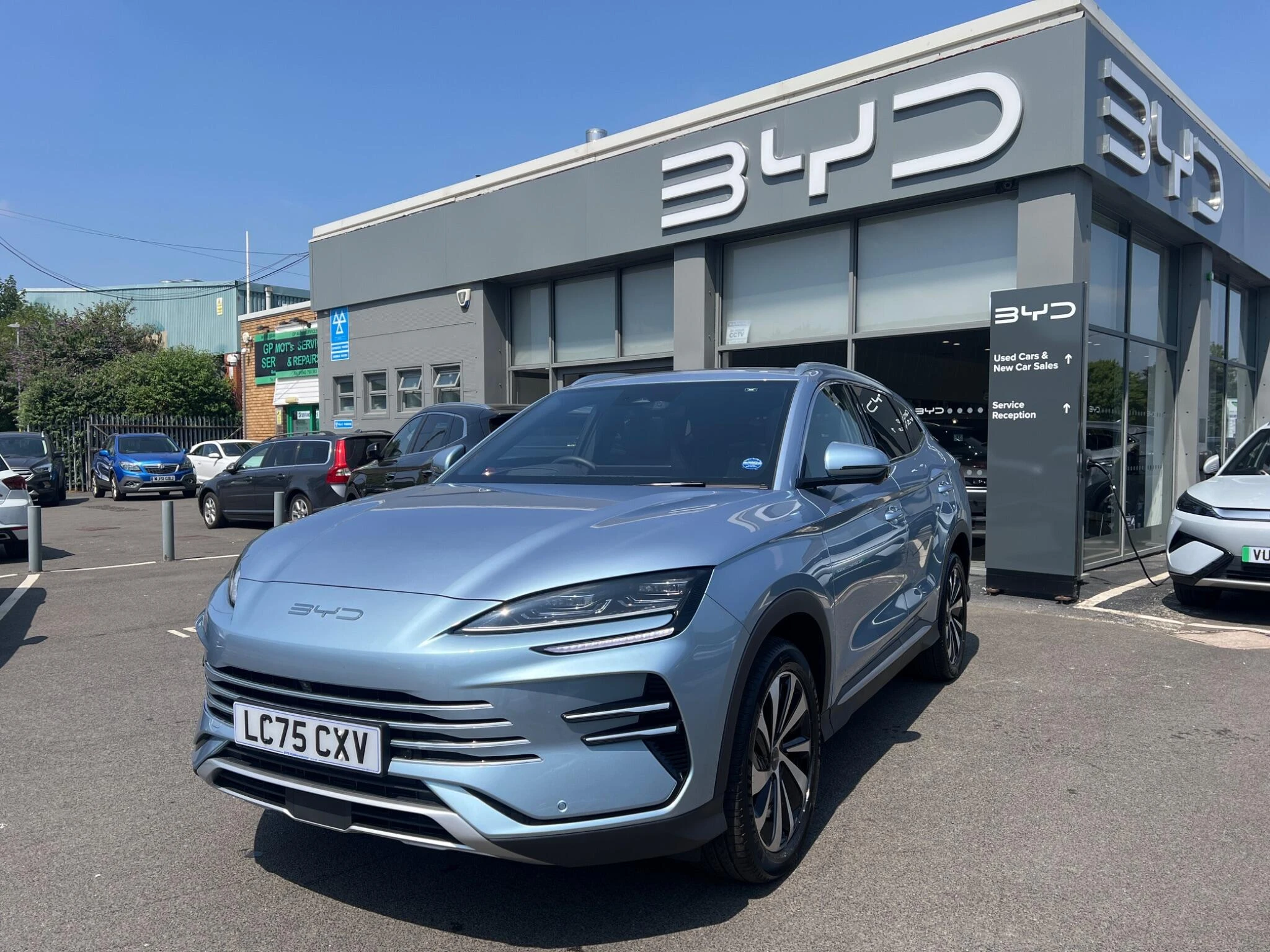 Vehicle image 4