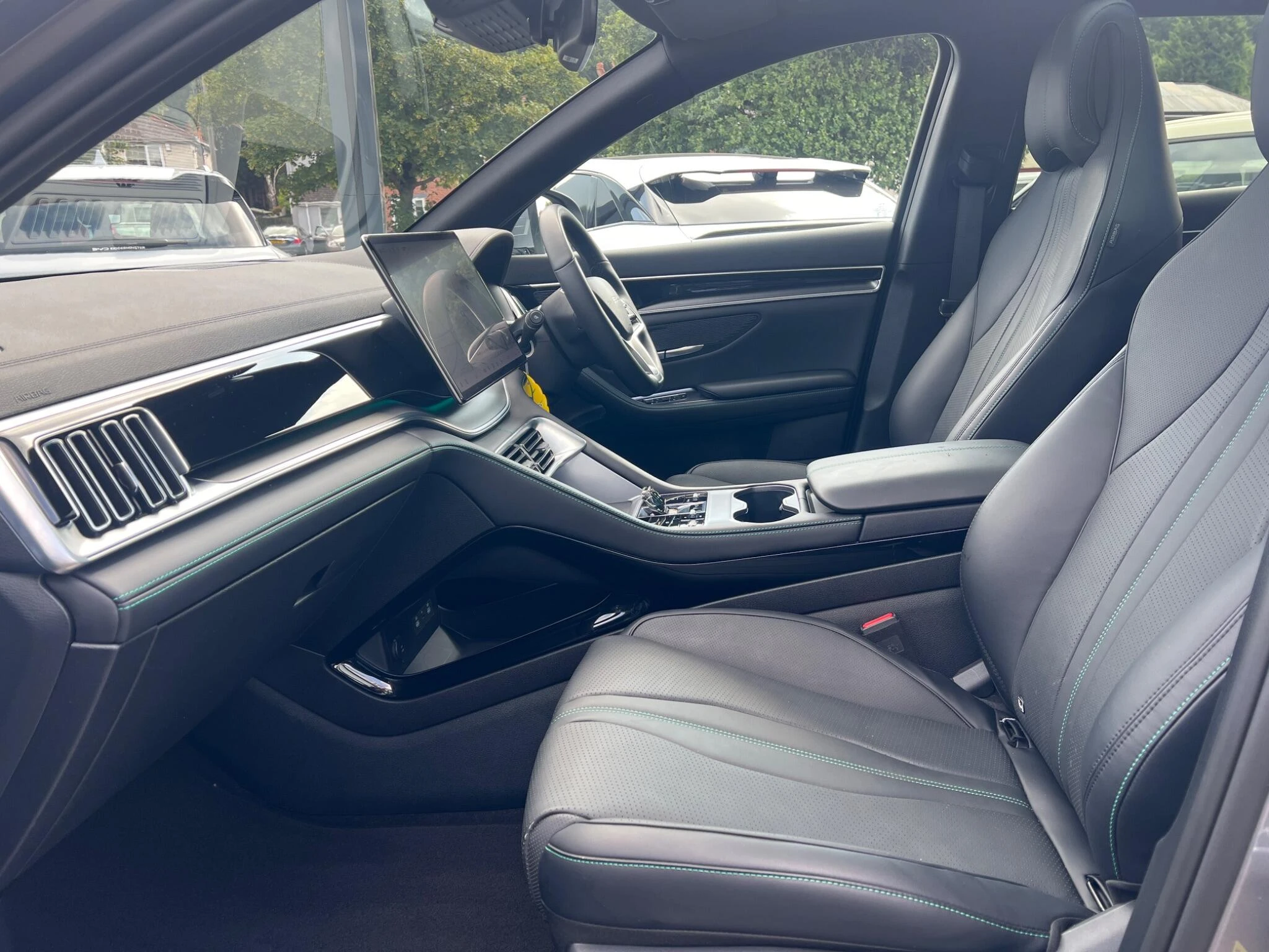 Vehicle image 47