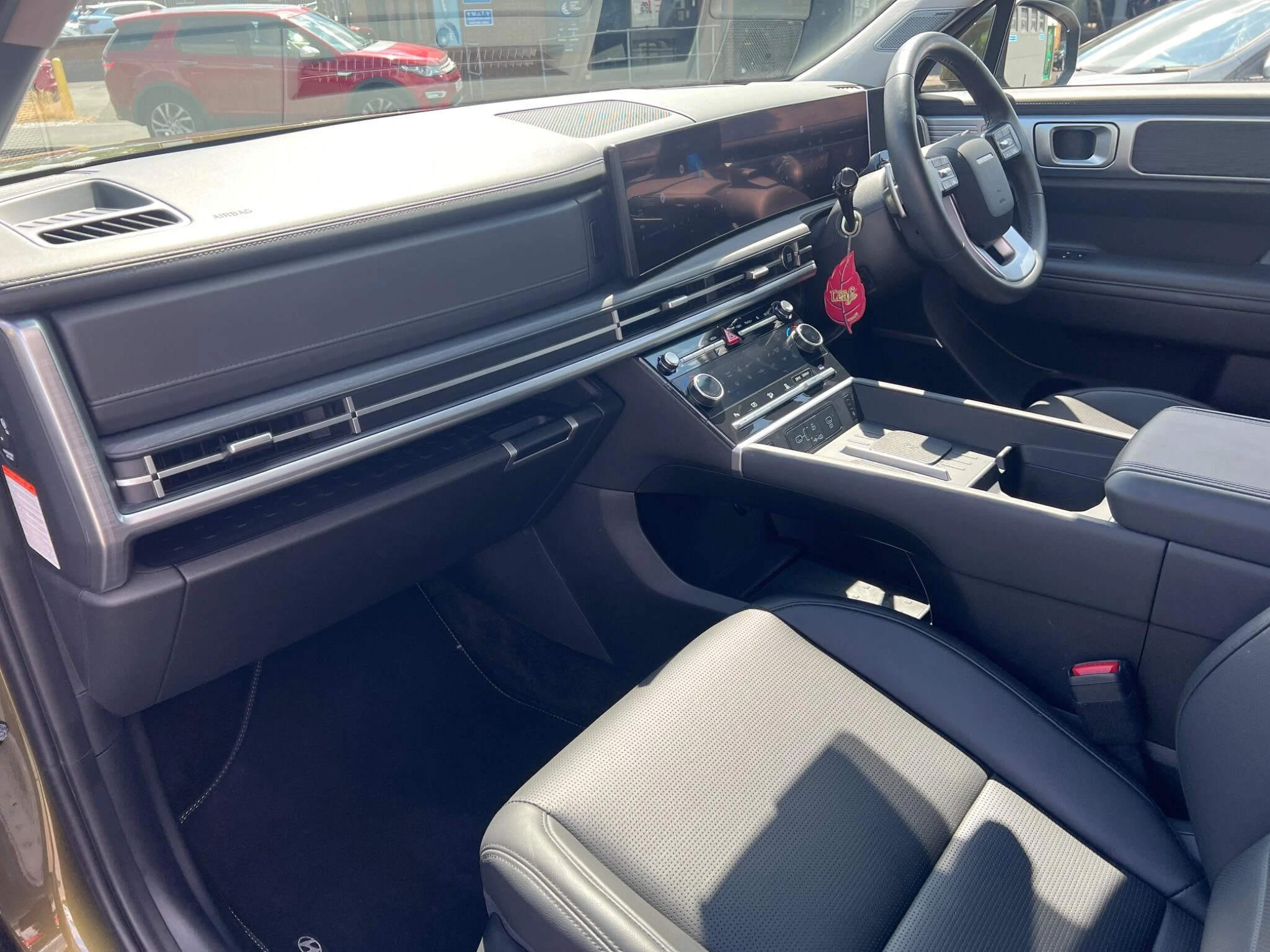 Vehicle image 15