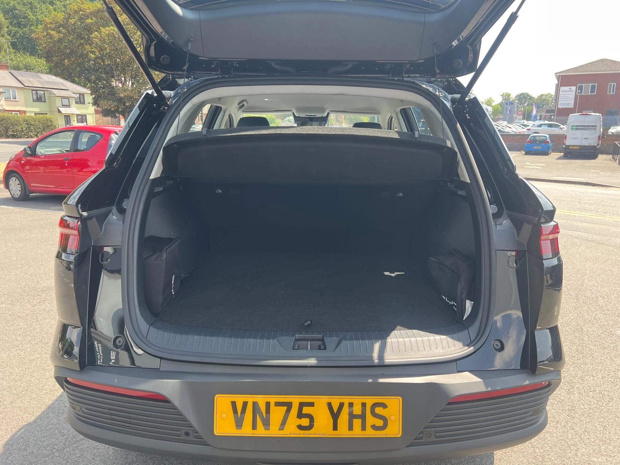 Vehicle image 34